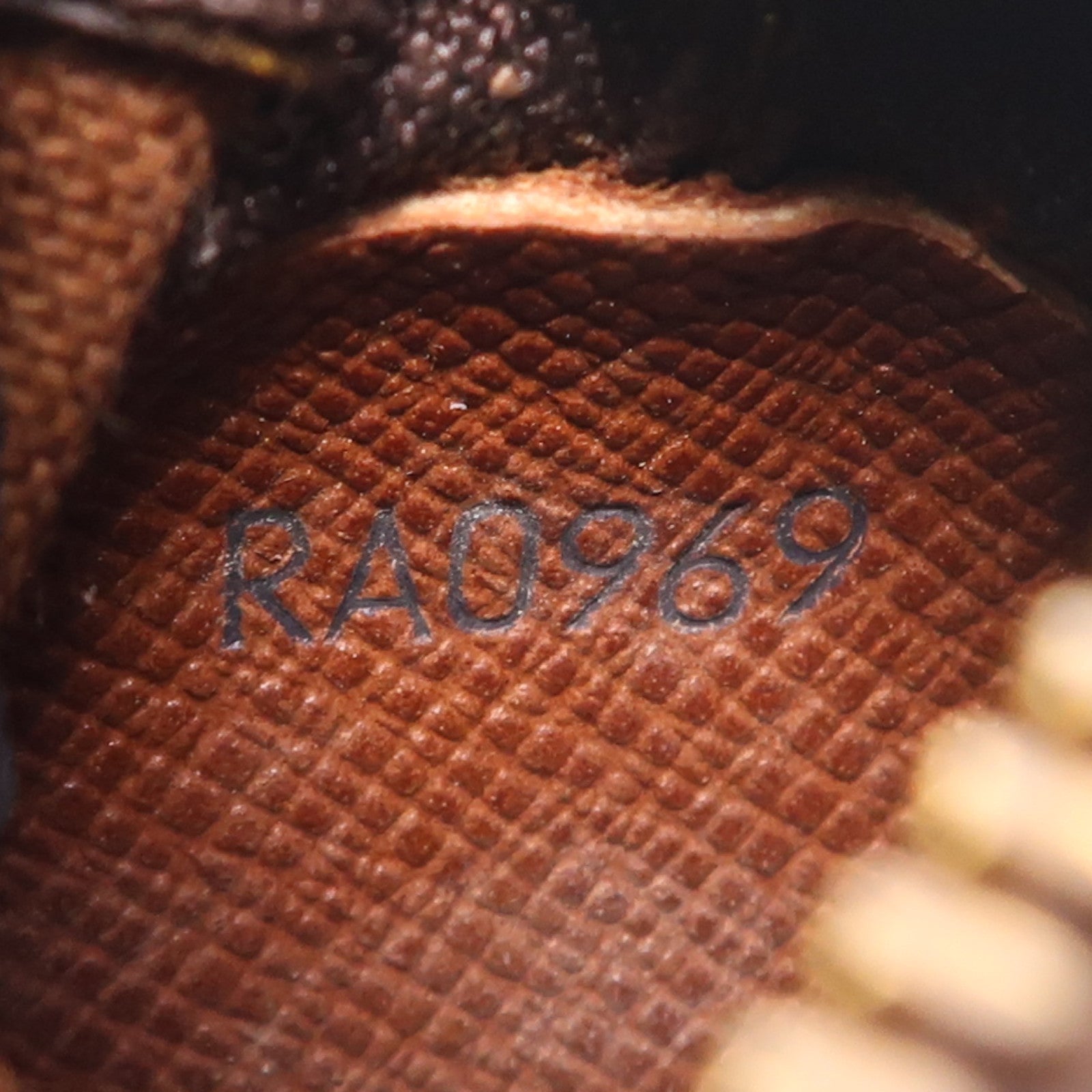 LOUIS VUITTON Monogram Micro Papillon Coin Case金扣零錢包