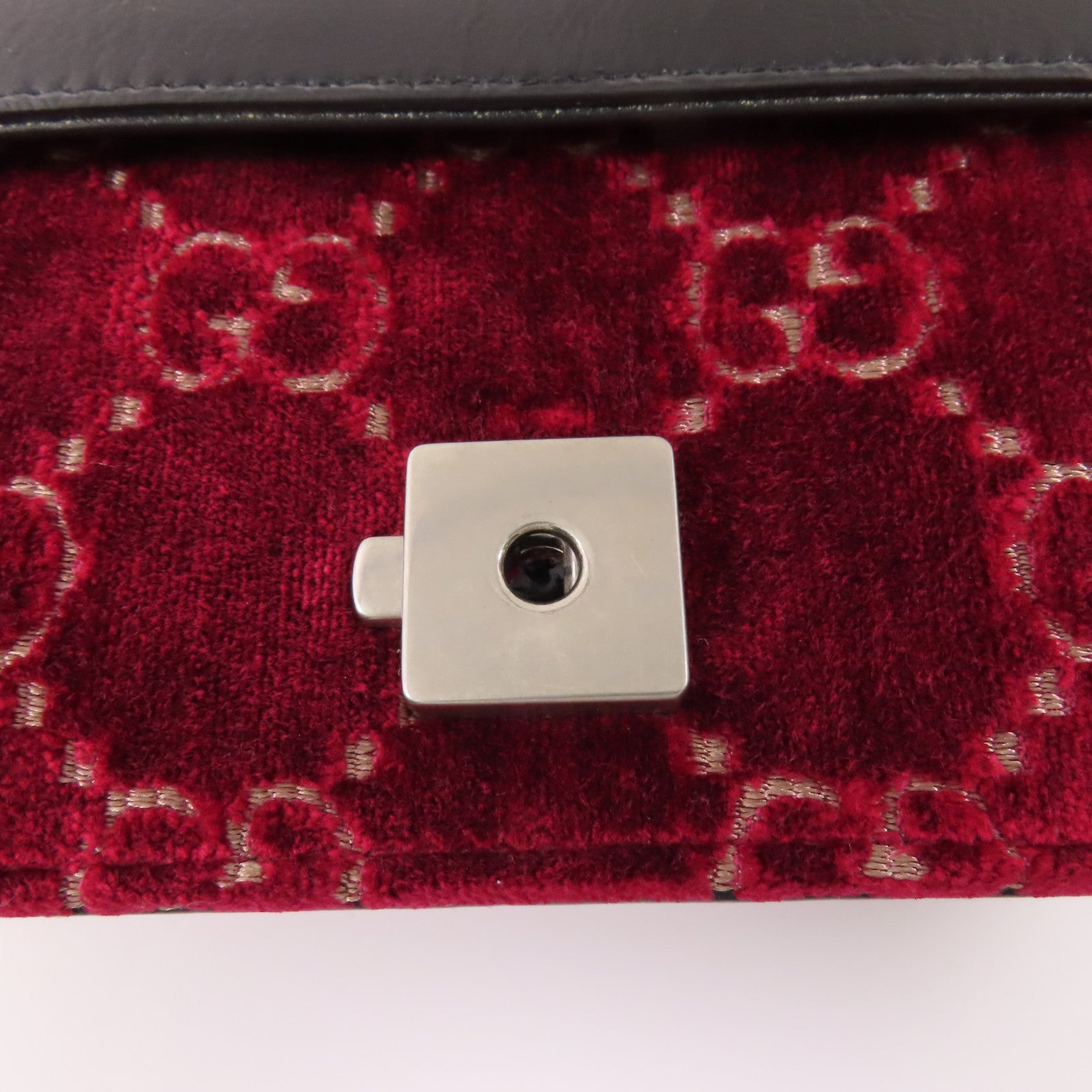 GUCCI 天鵝絨Dionysus GG銀扣鏈帶肩背袋