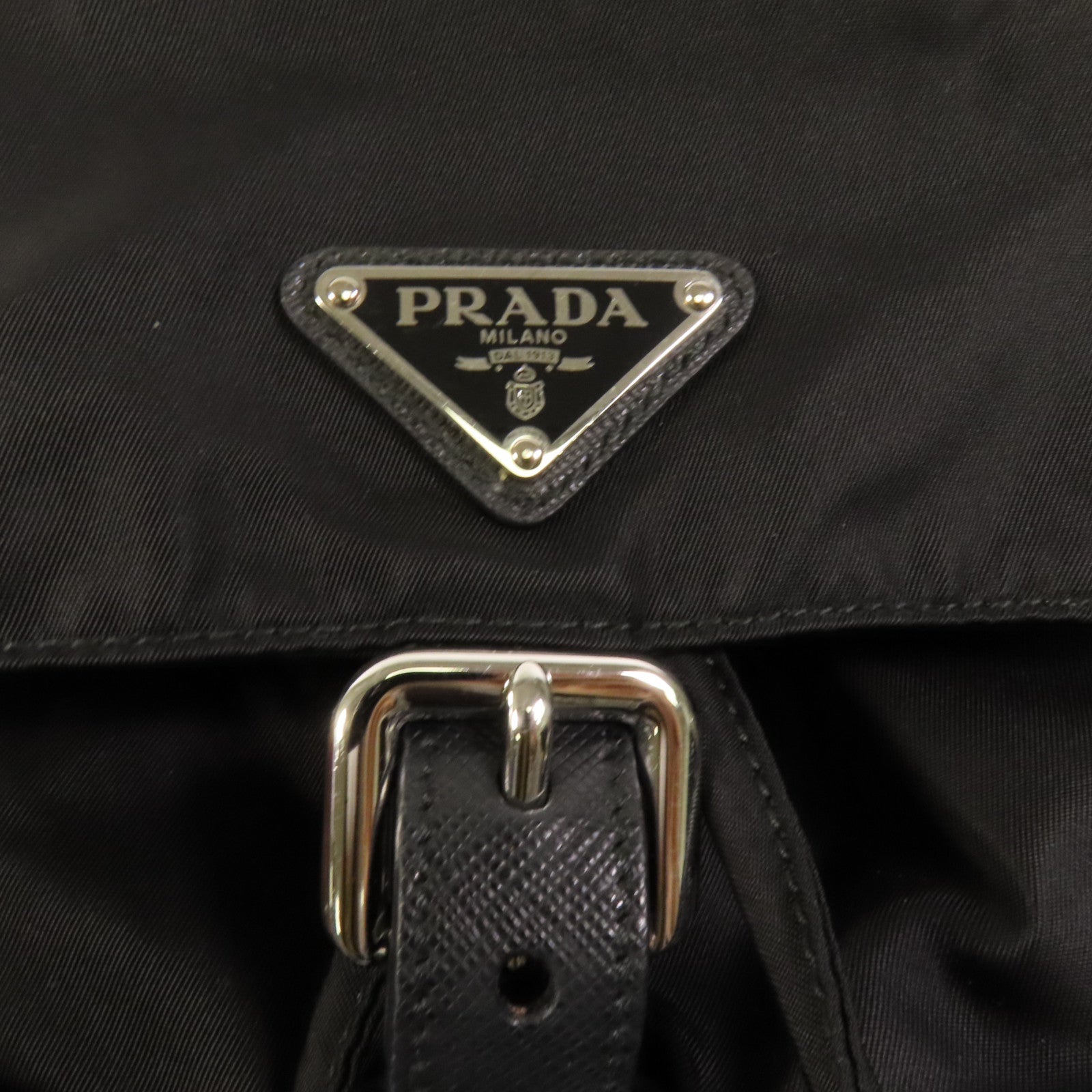 PRADA 尼龍Rucksack銀扣背包