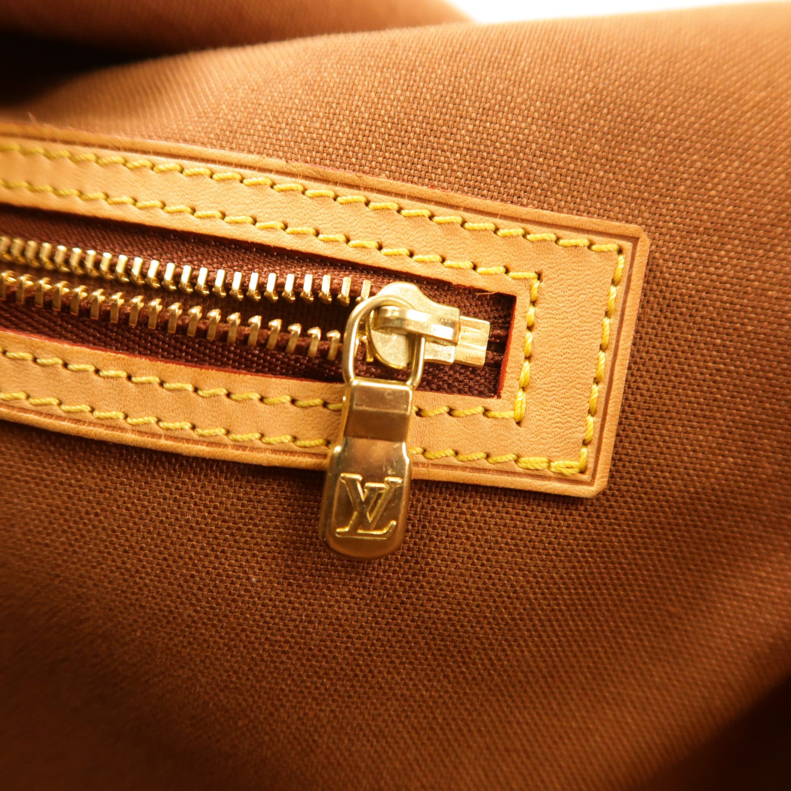 LOUIS VUITTON Monogram Abbesses金扣肩背袋