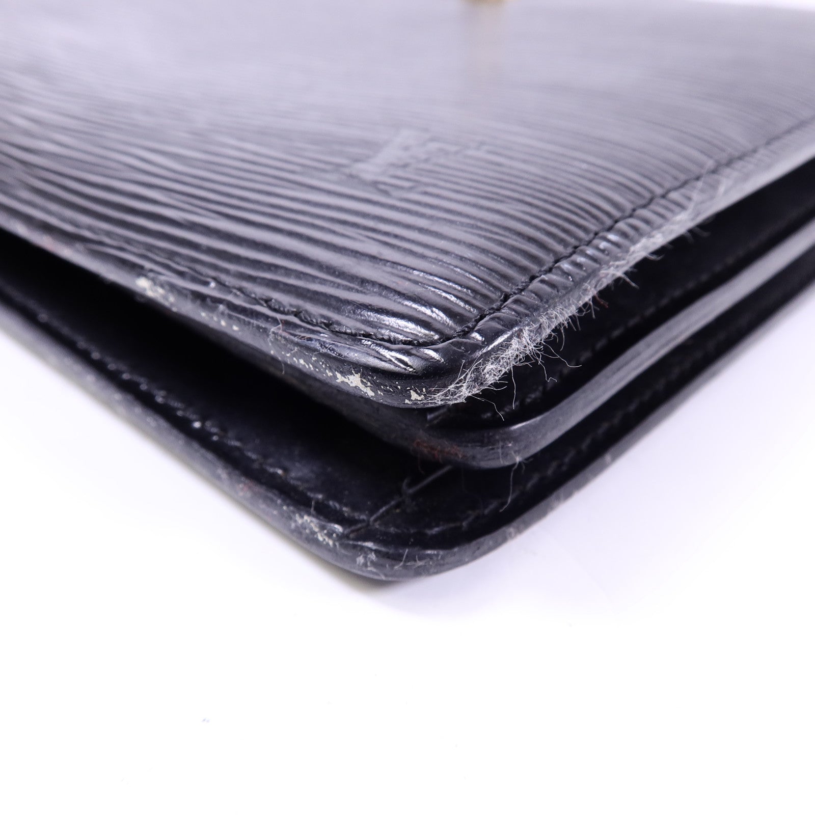 LOUIS VUITTON Epi Capuchin金扣肩背袋