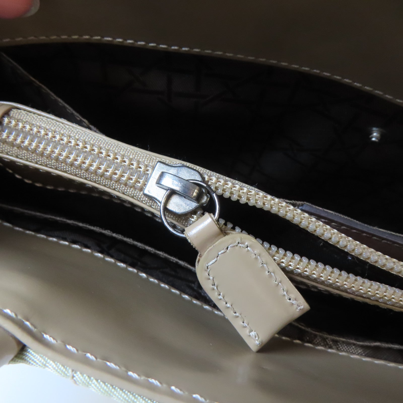 Dior 尼龍Hand Bag銀扣手挽袋卡其色