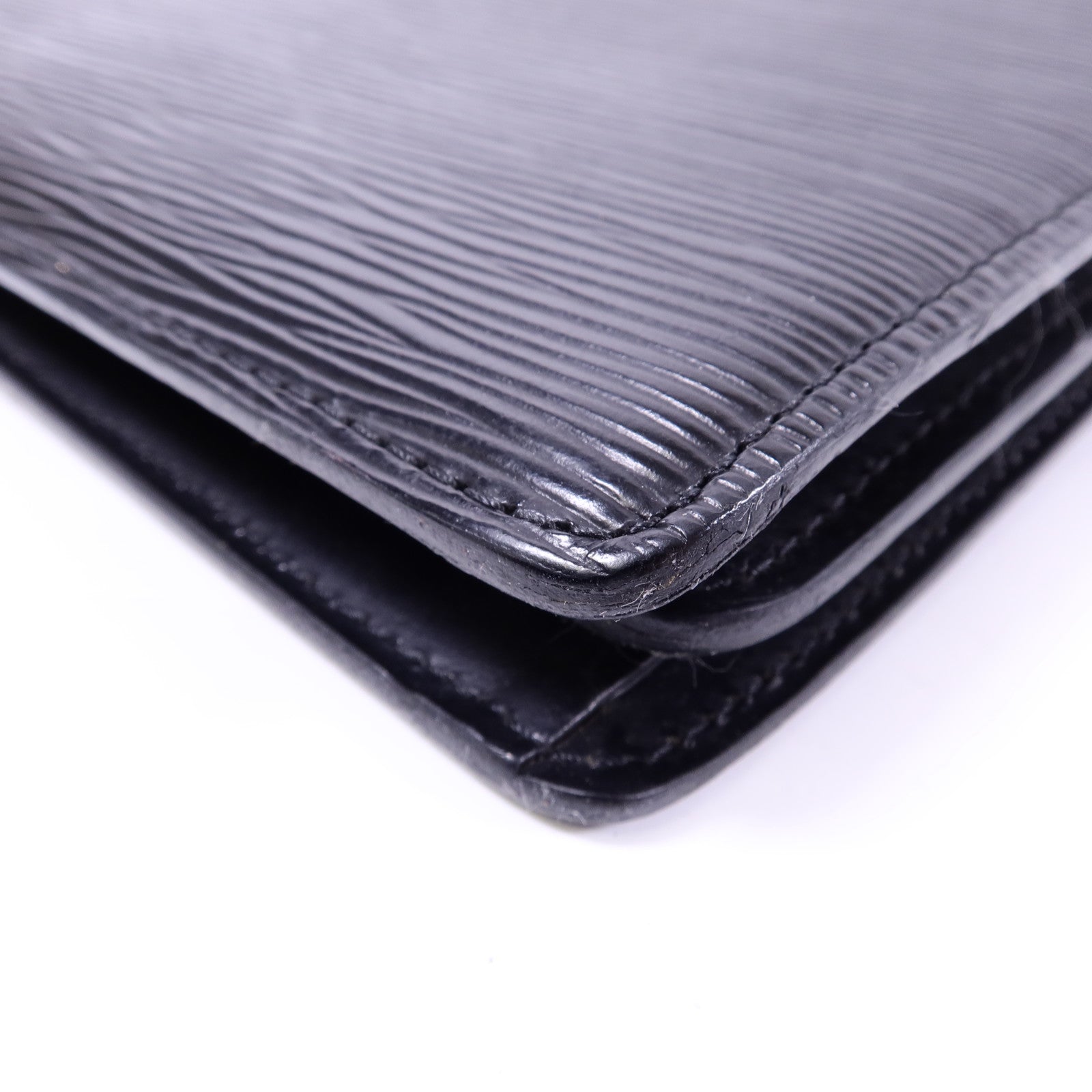 LOUIS VUITTON Epi Capuchin金扣肩背袋