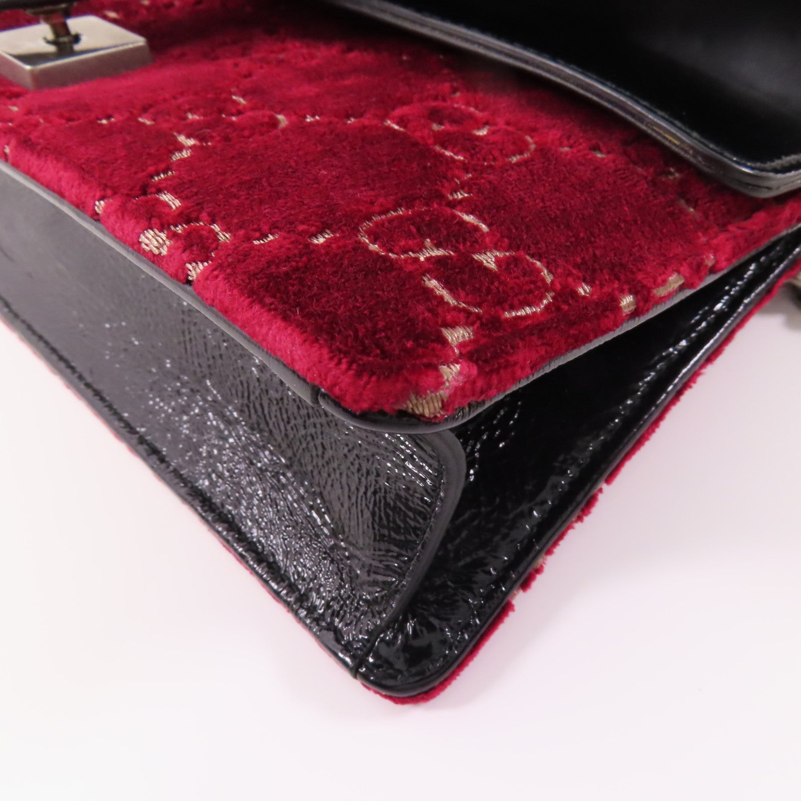 GUCCI 天鵝絨Dionysus GG銀扣鏈帶肩背袋