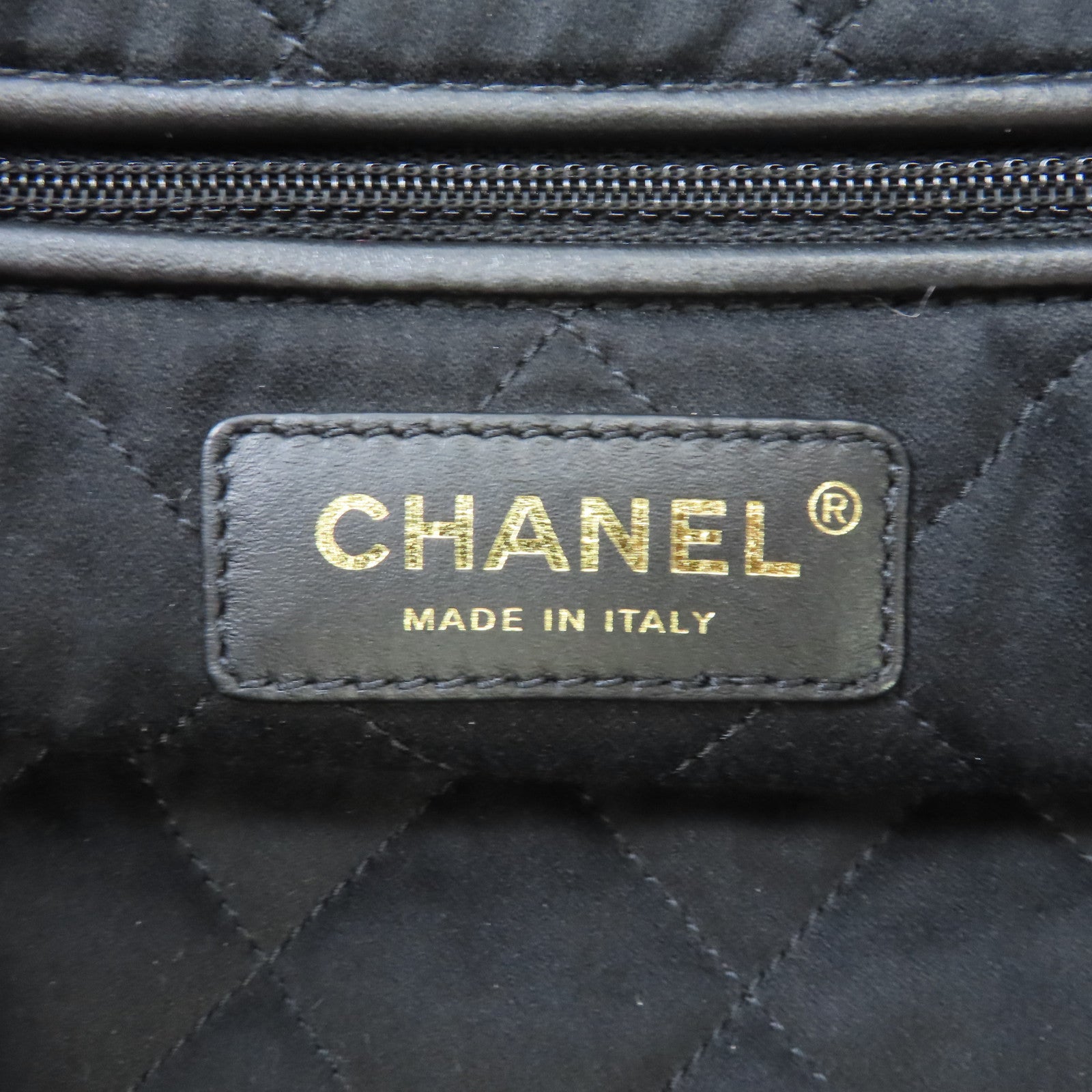 CHANEL 菱格牛皮皮革Chanel 22金扣鏈帶肩背袋黑色