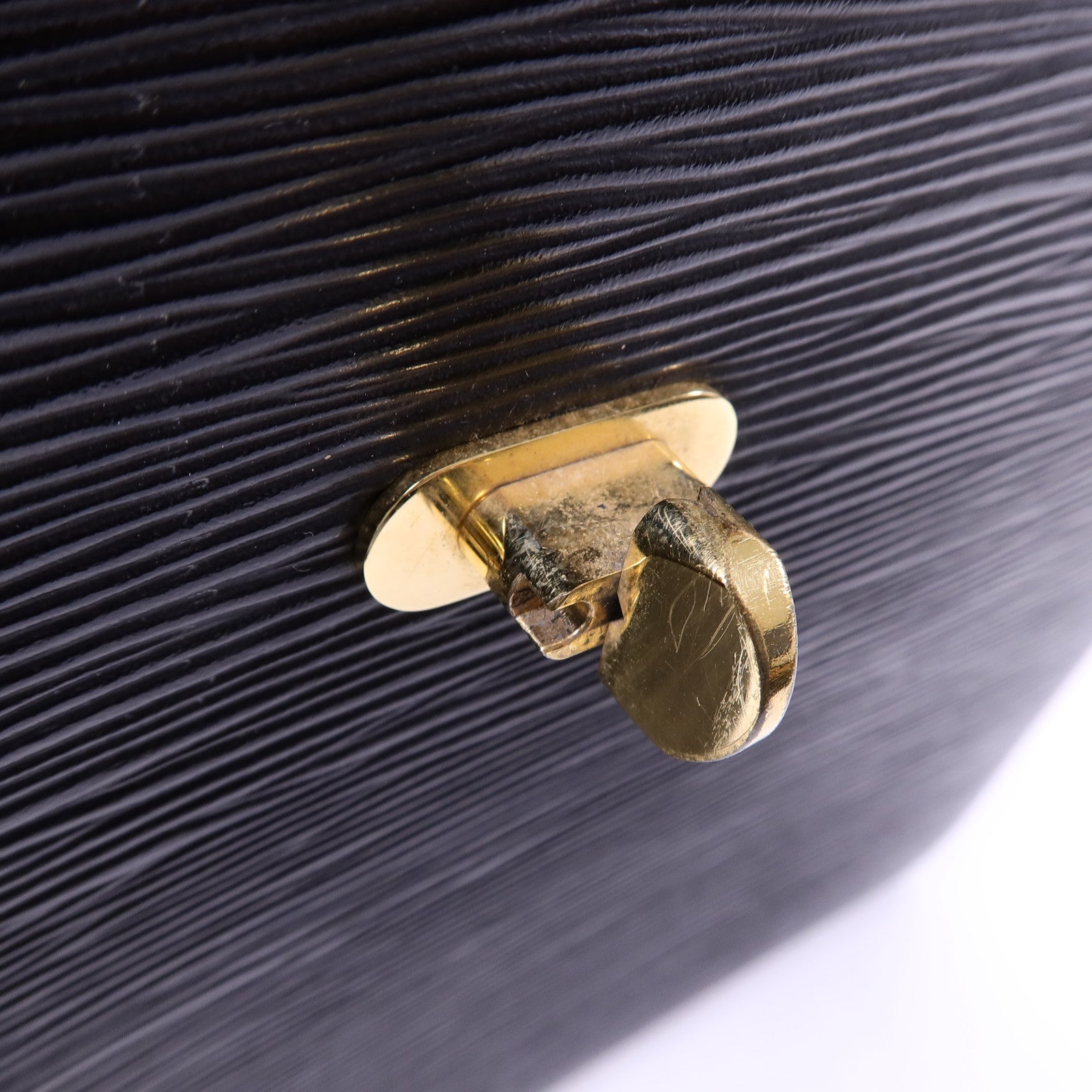 LOUIS VUITTON Epi Capuchin金扣肩背袋