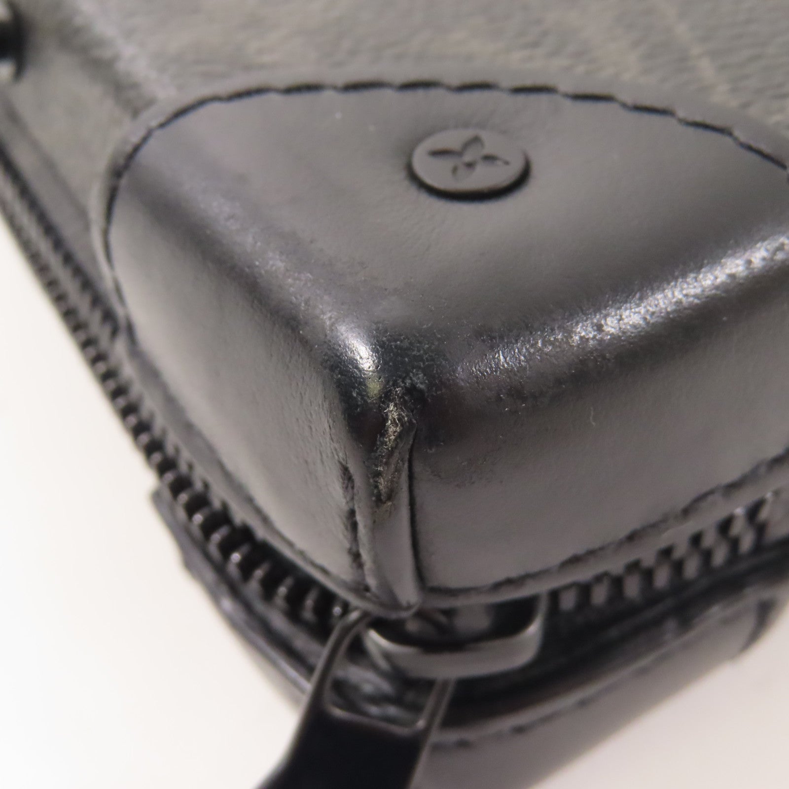 LOUIS VUITTON Monogram Eclipse Soft Trunk Wallet肩背袋