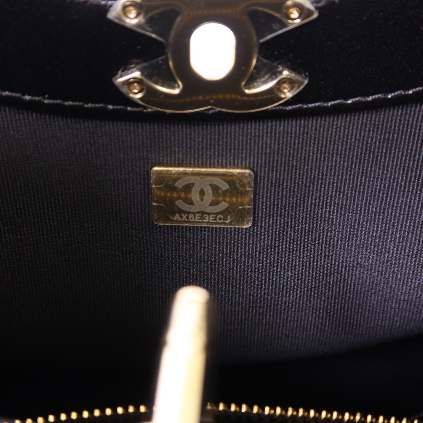 CHANEL 牛皮皮革Mini 31金扣手挽肩背兩用袋