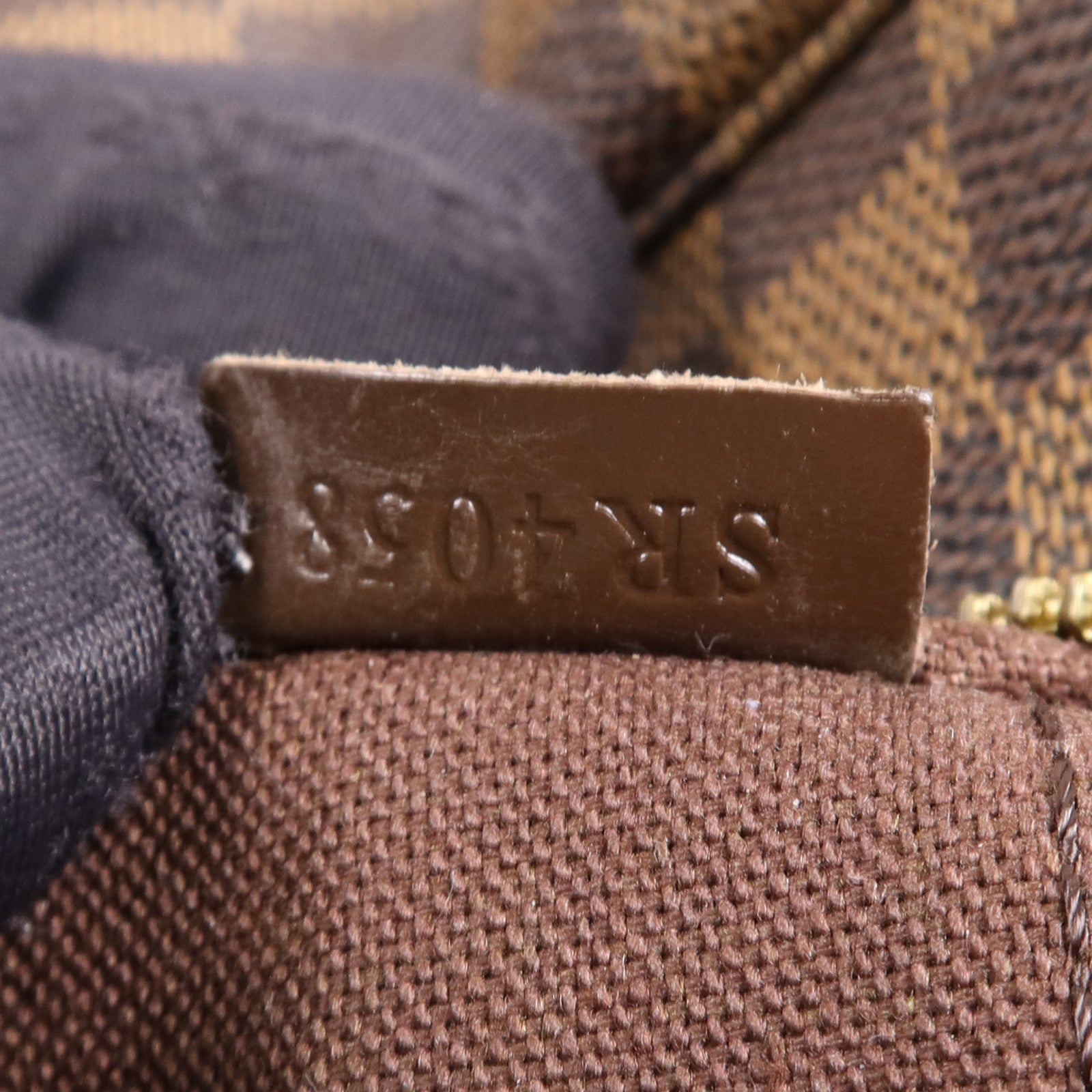 LOUIS VUITTON Damier Naviglio金扣肩背袋