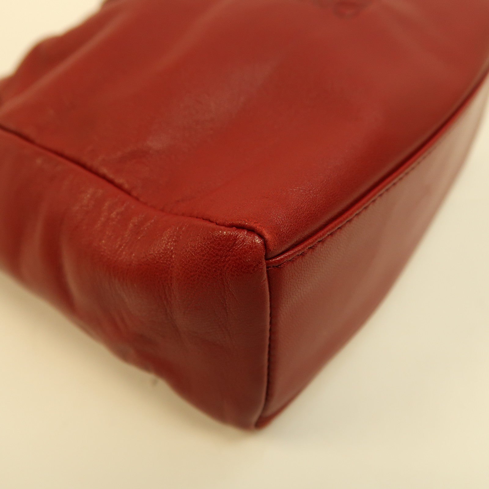 LOEWE 羊皮皮革Hand Bag金扣手挽袋紅色