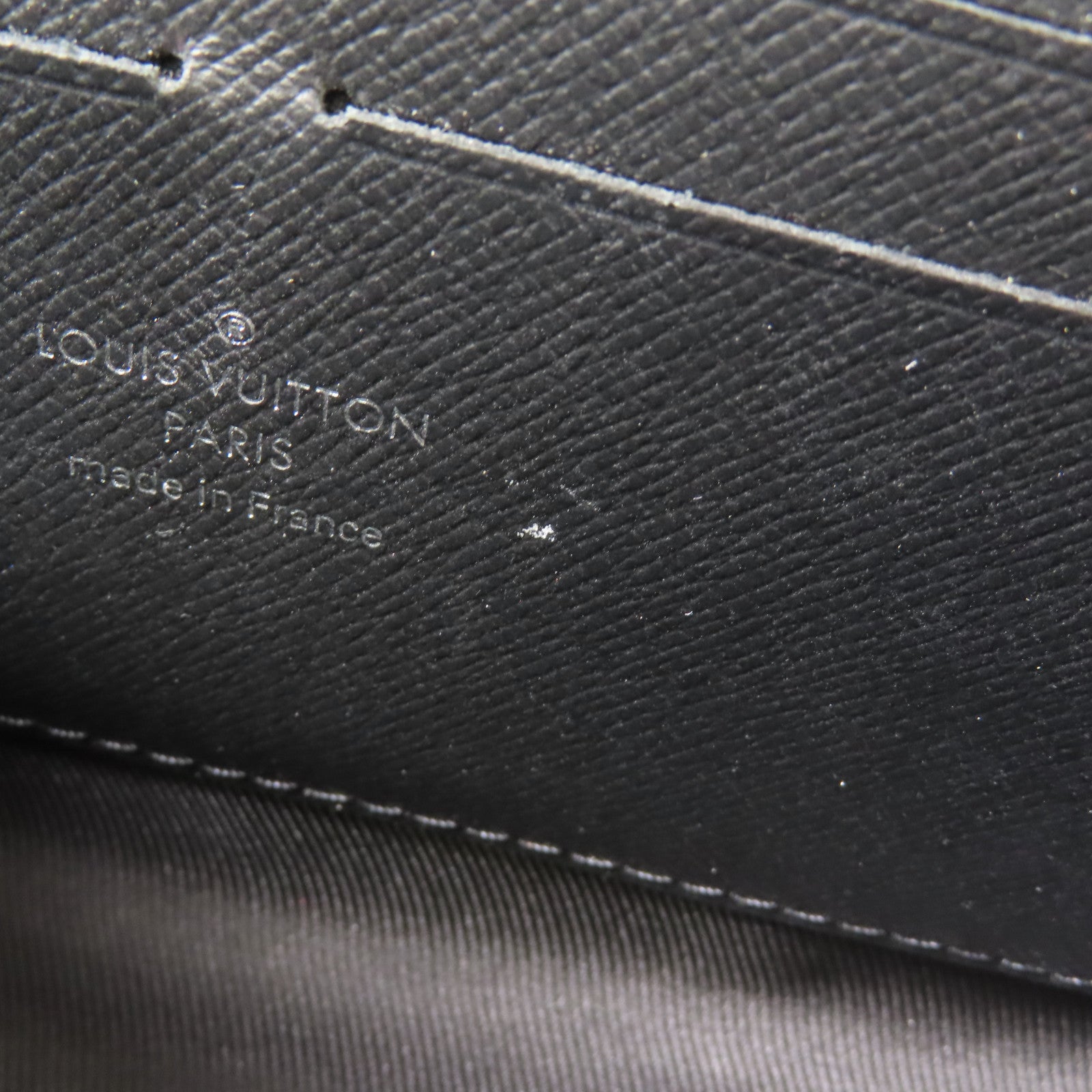 LOUIS VUITTON Monogram Eclipse Soft Trunk Wallet肩背袋