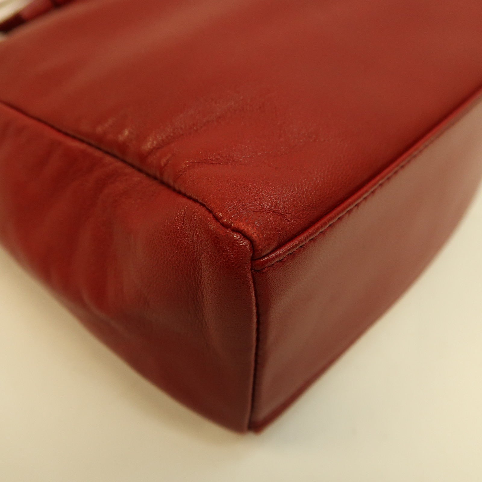 LOEWE 羊皮皮革Hand Bag金扣手挽袋紅色