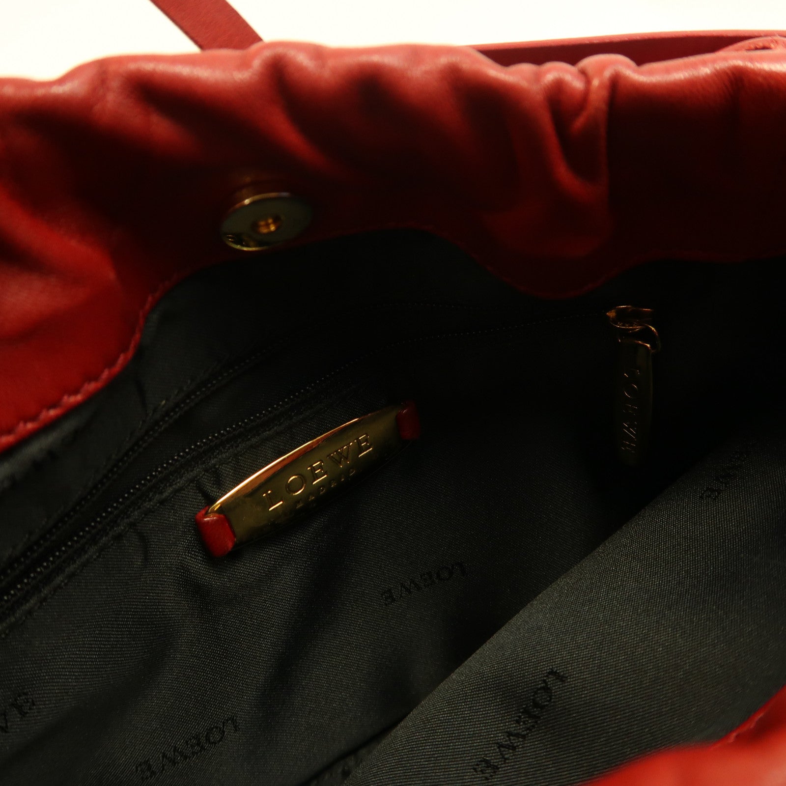 LOEWE 羊皮皮革Hand Bag金扣手挽袋紅色