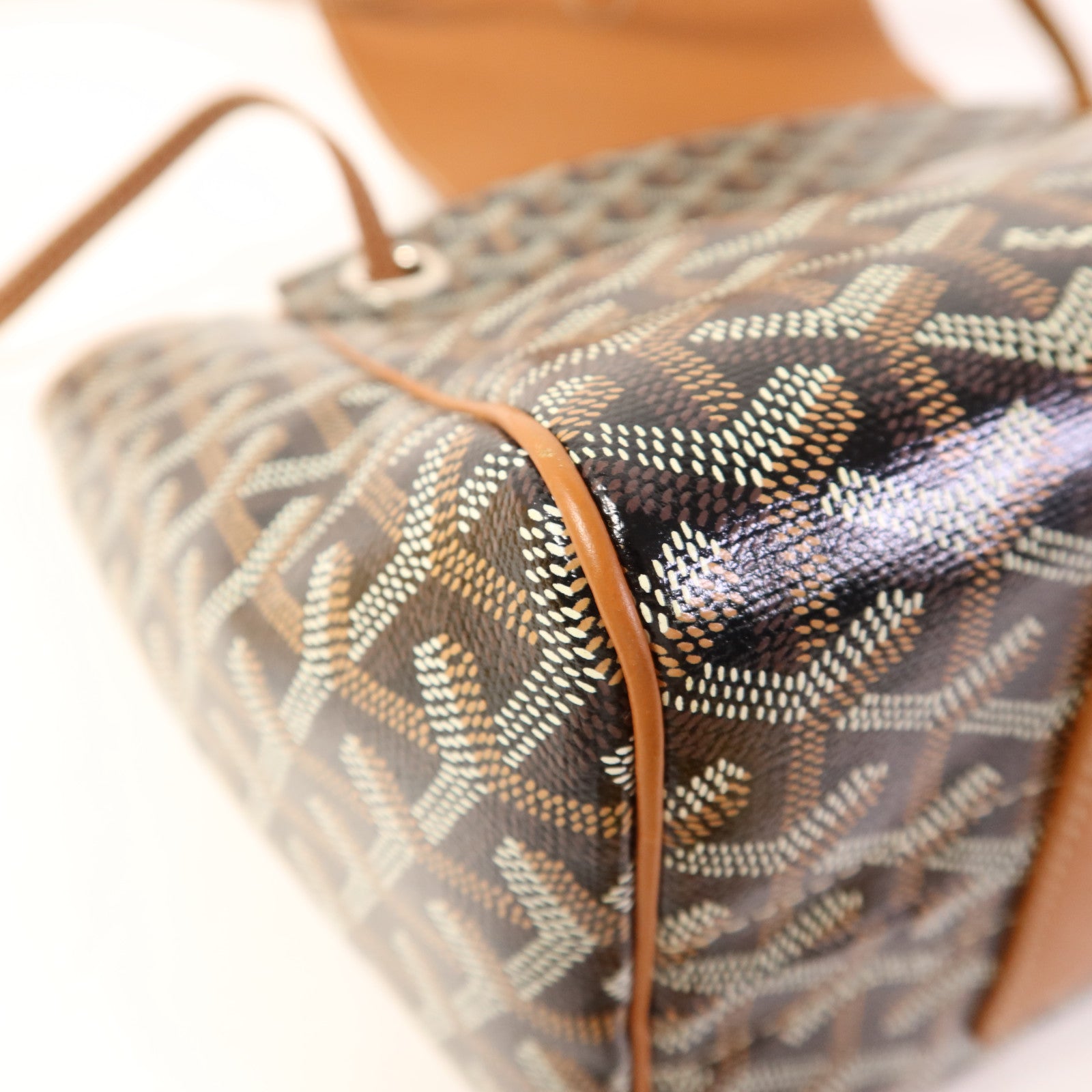 GOYARD 塗層帆布Rouette銀扣肩背袋