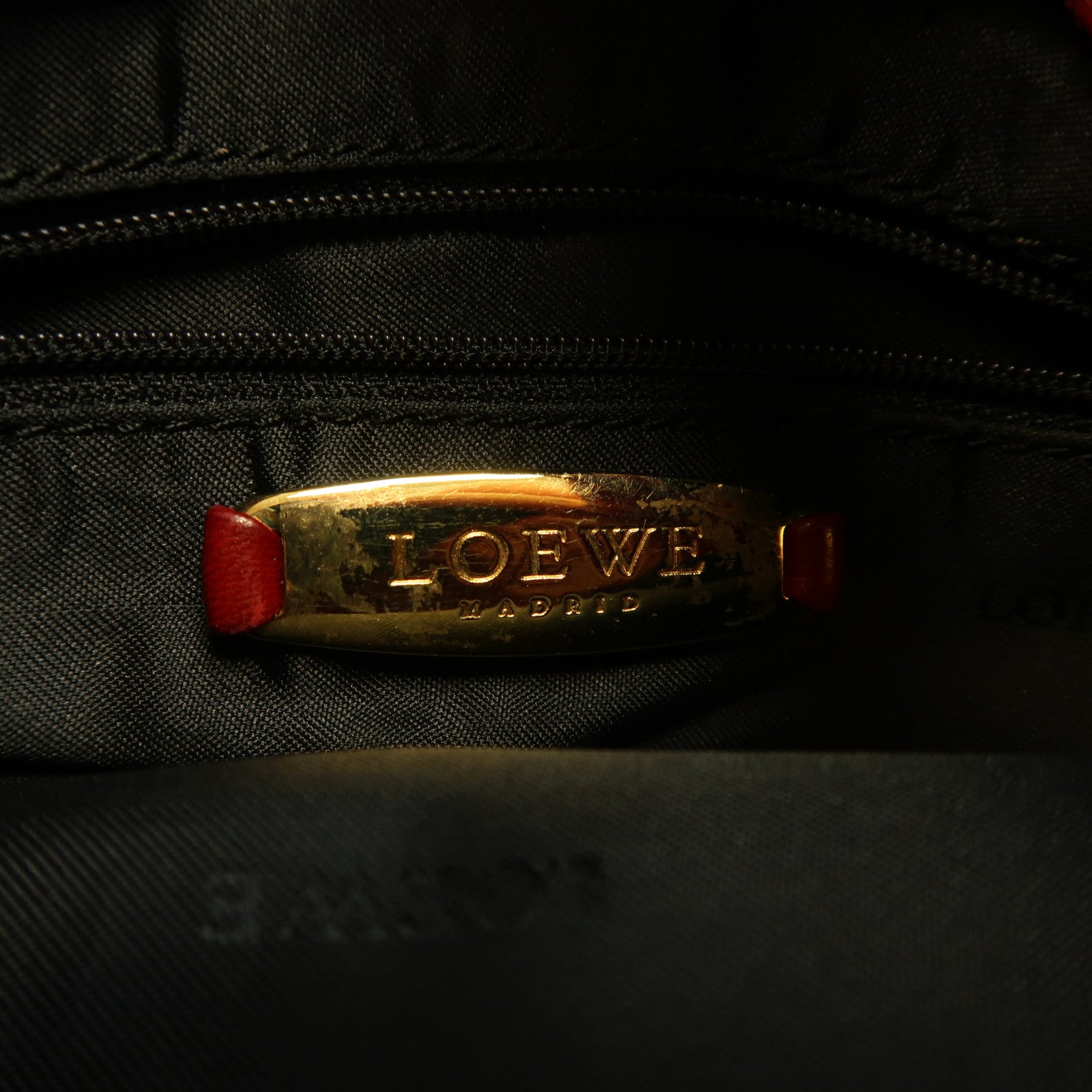 LOEWE 羊皮皮革Hand Bag金扣手挽袋紅色