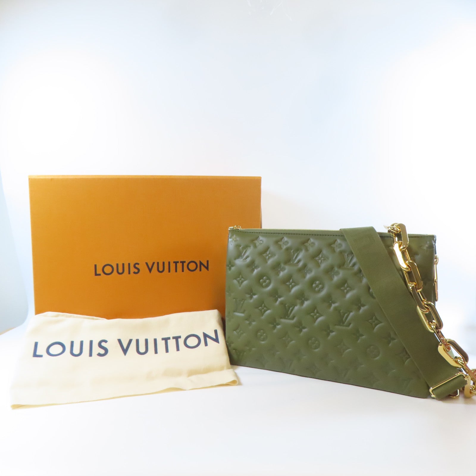 LOUIS VUITTON Monogram Embossed Coussin MM Chain Shoulder Bag金扣鏈帶肩背袋綠色