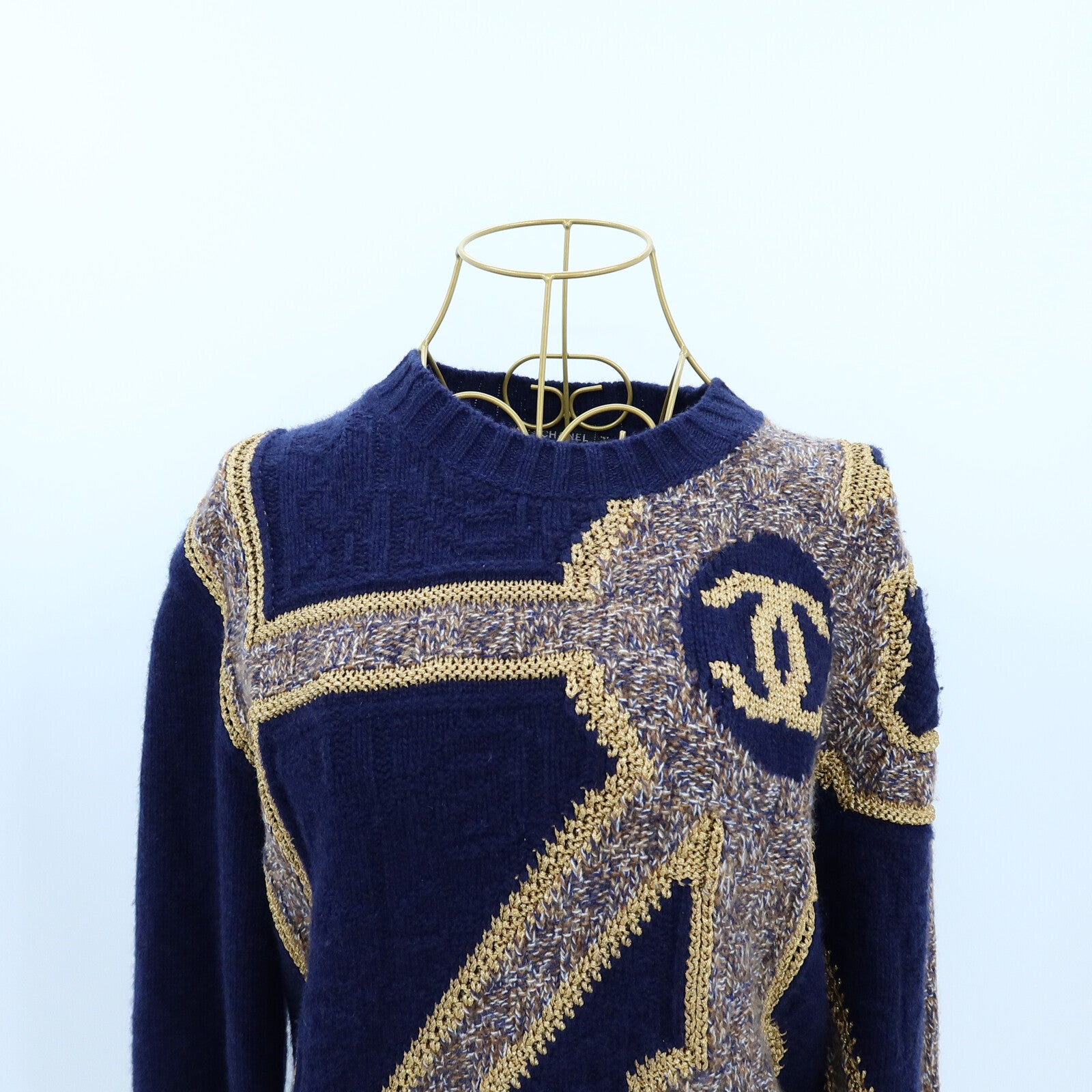 CHANEL Cashmere/Viscose Metiers d'Art Coco Mark Knit Pullover針織