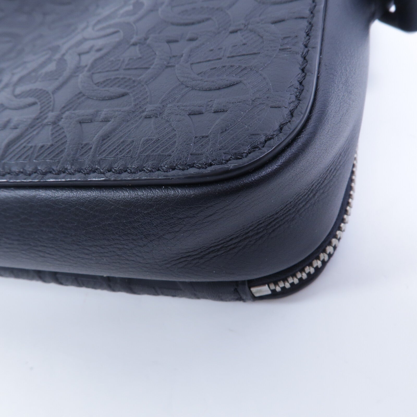 Salvatore Ferragamo 牛皮皮革Gancini肩背袋