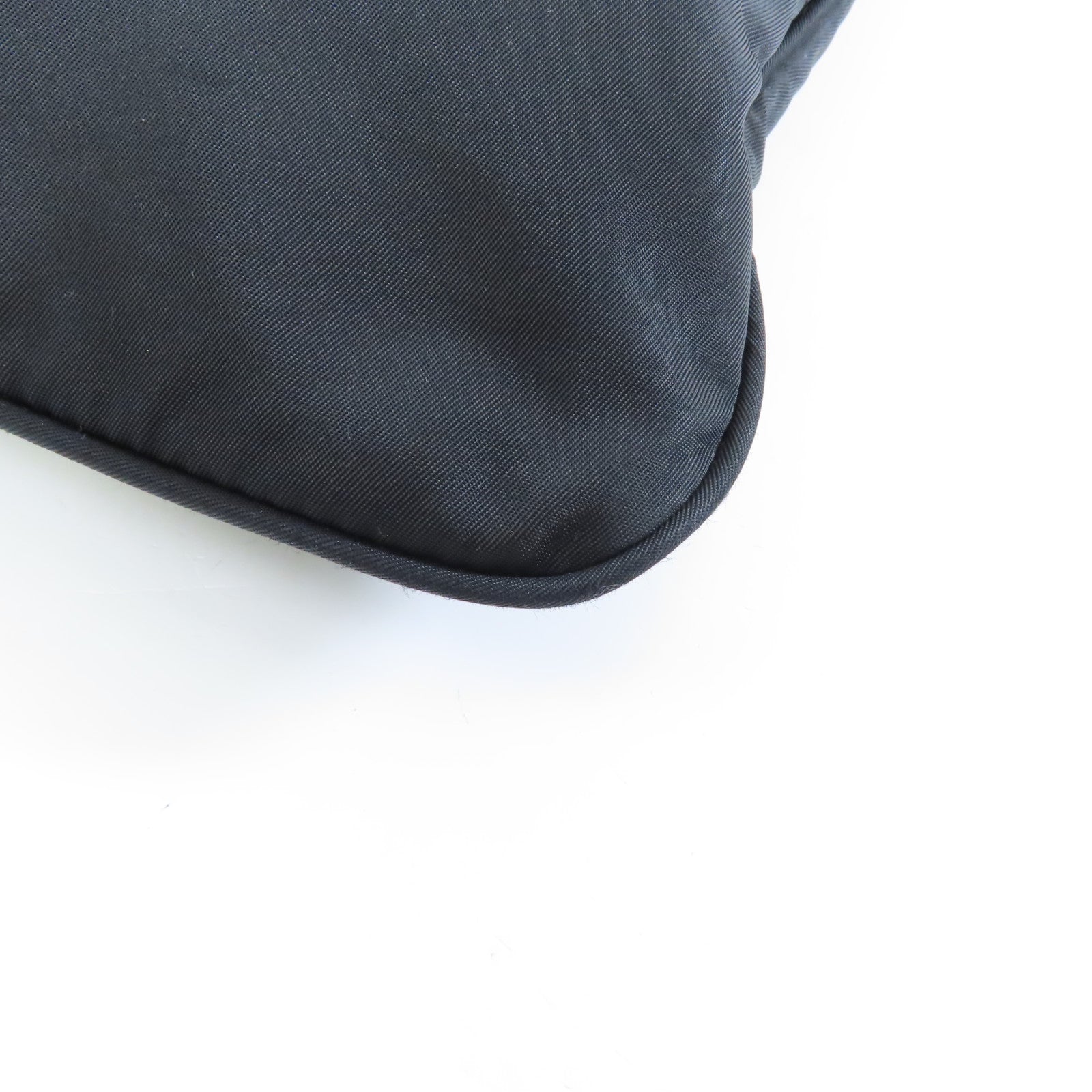 PRADA 尼龍Shoulder Bag銀扣肩背袋黑色