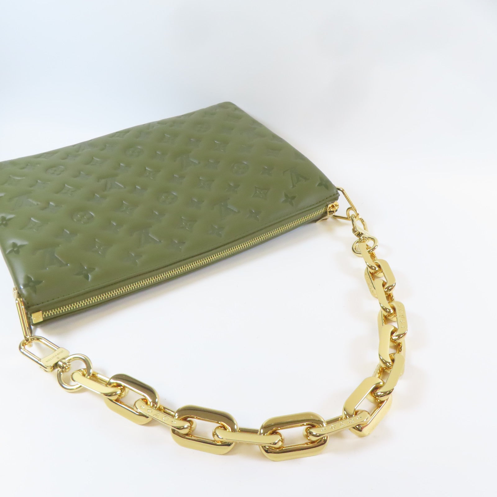 LOUIS VUITTON Monogram Embossed Coussin MM Chain Shoulder Bag金扣鏈帶肩背袋綠色
