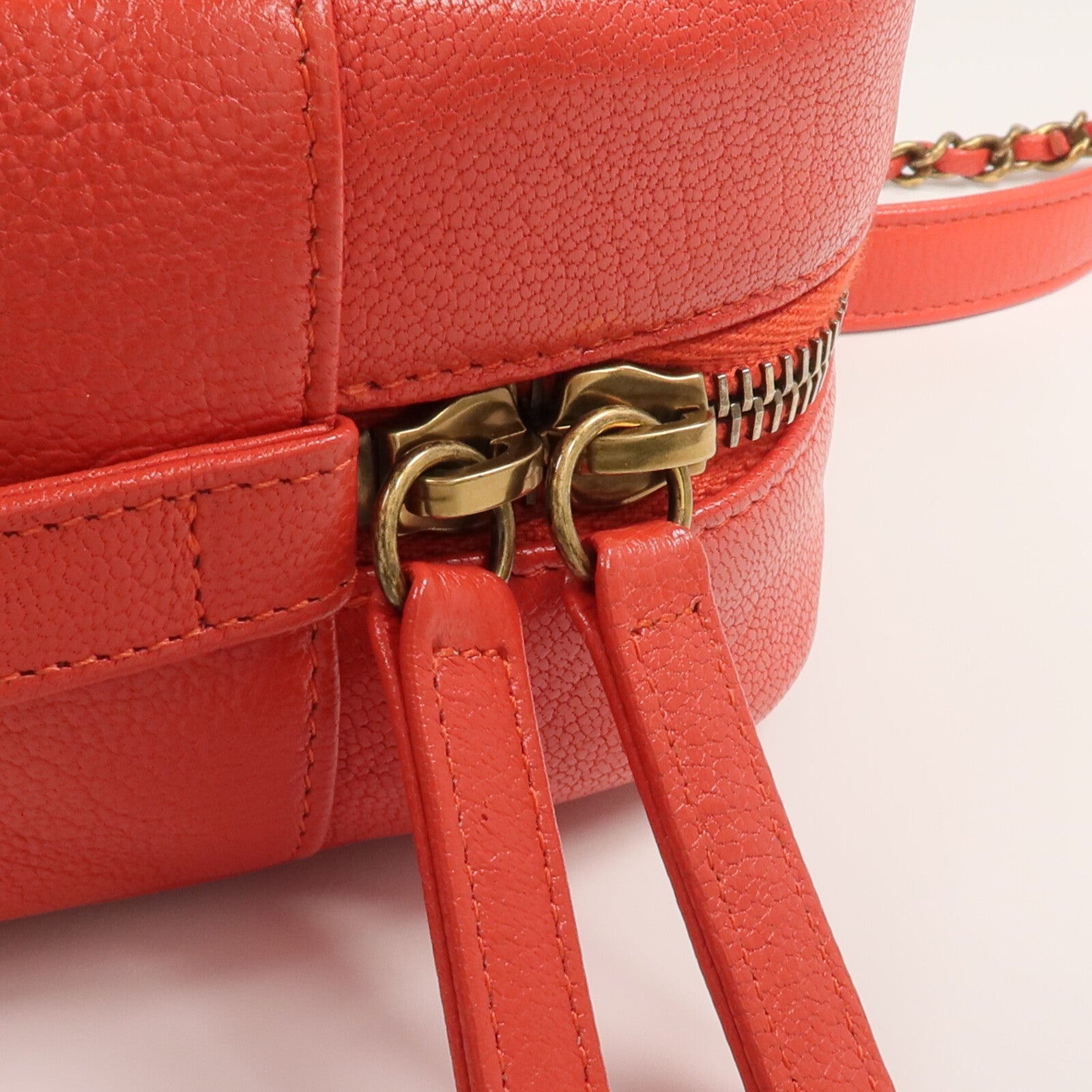 CHANEL 牛皮皮革Camera Bag金扣鏈帶肩背袋