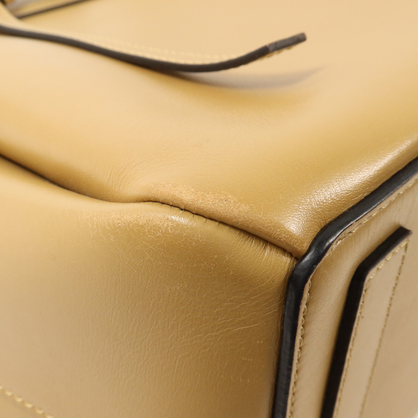 LOEWE 牛皮皮革Lazo Bag肩背袋