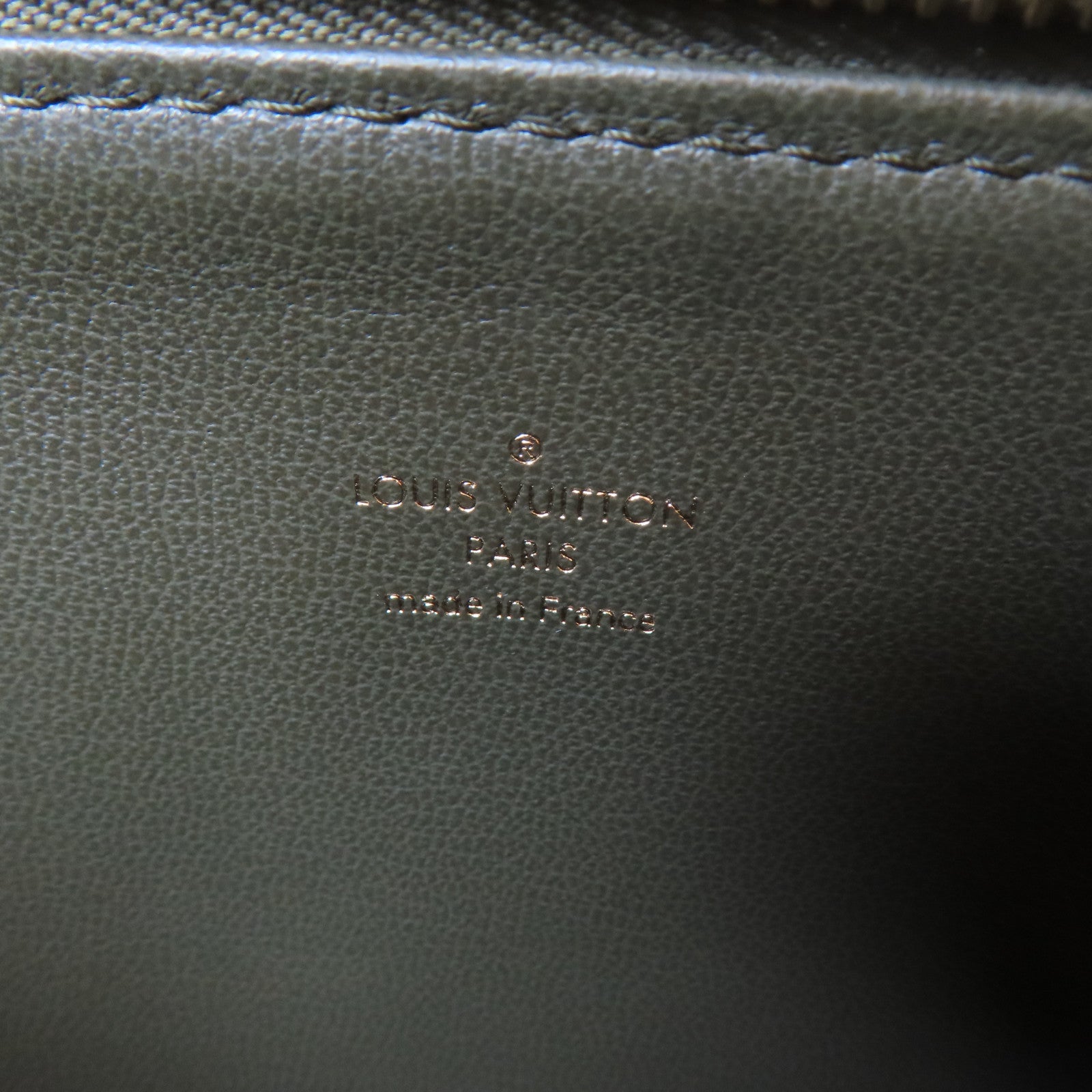 LOUIS VUITTON Monogram Embossed Coussin MM Chain Shoulder Bag金扣鏈帶肩背袋綠色