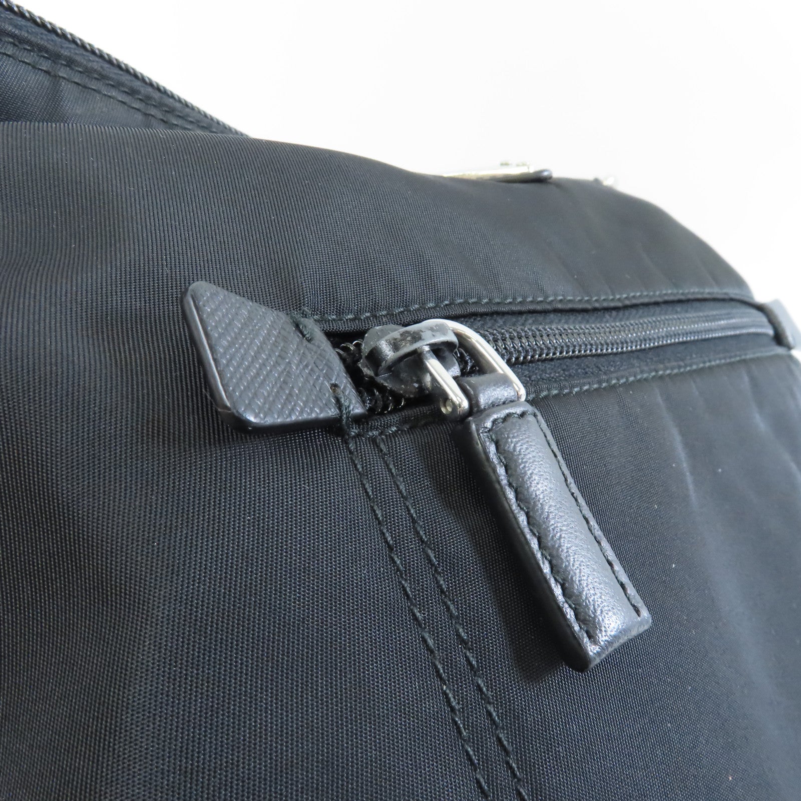 PRADA 尼龍Shoulder Bag銀扣肩背袋黑色
