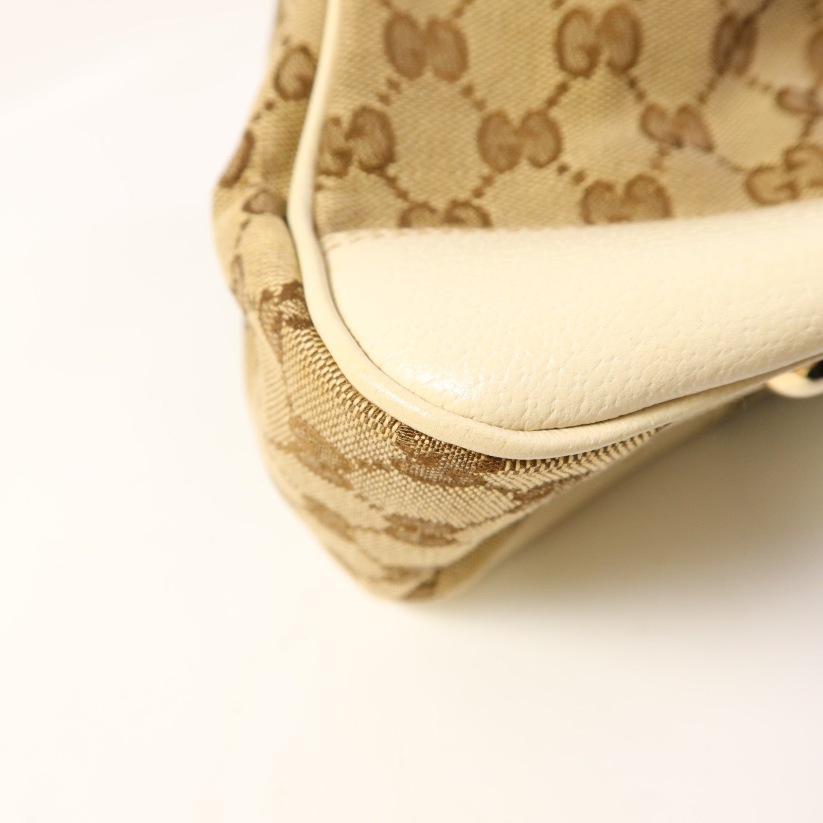 GUCCI 帆布Shoulder Bag金扣肩背袋