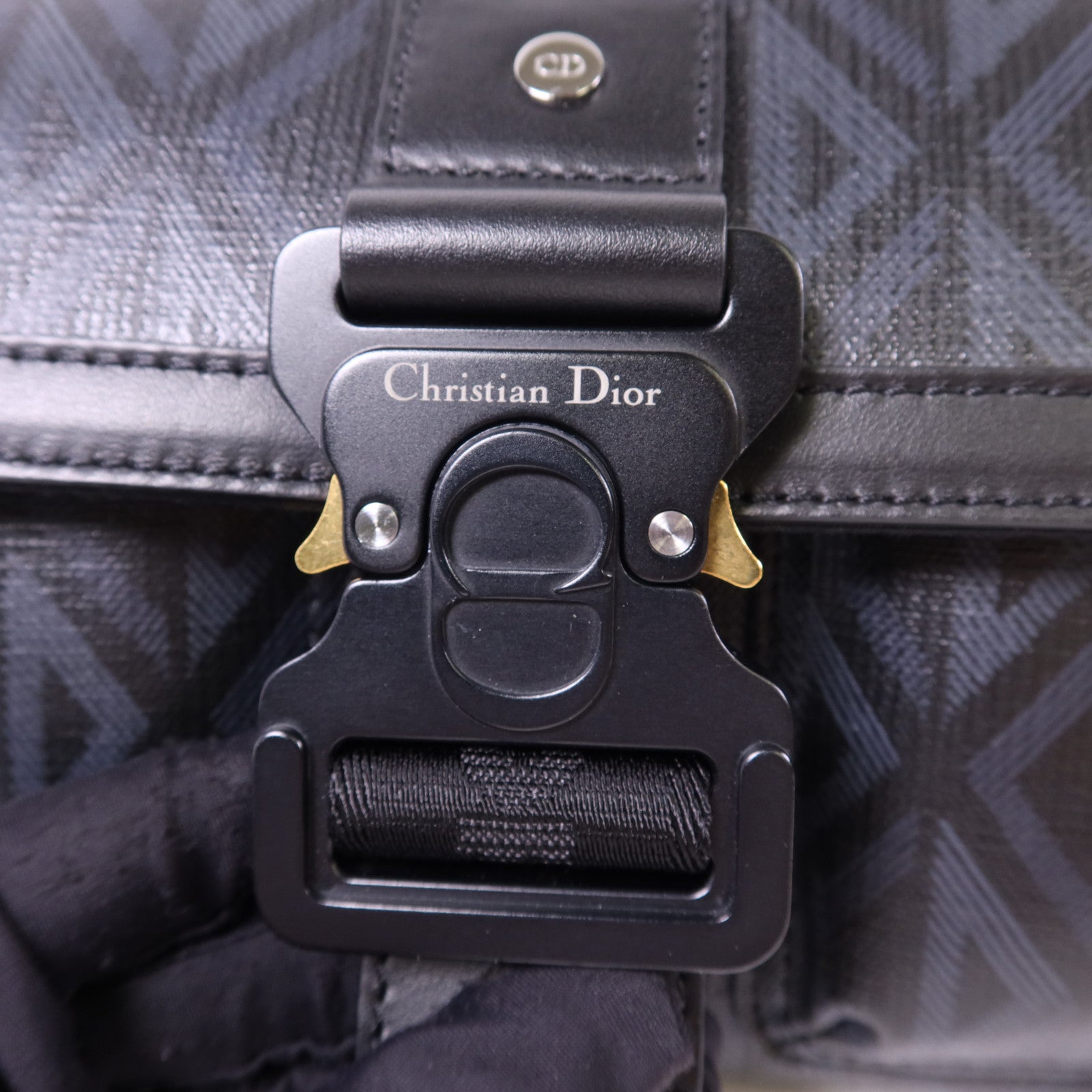 Dior 塗層帆布Hit The Road Shoulder Bag銀扣肩背袋