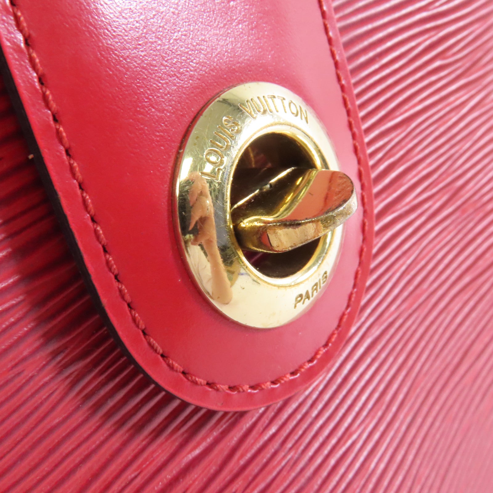 LOUIS VUITTON 【清倉大減價】Epi Cluny Shoulder Bag金扣肩背袋紅色