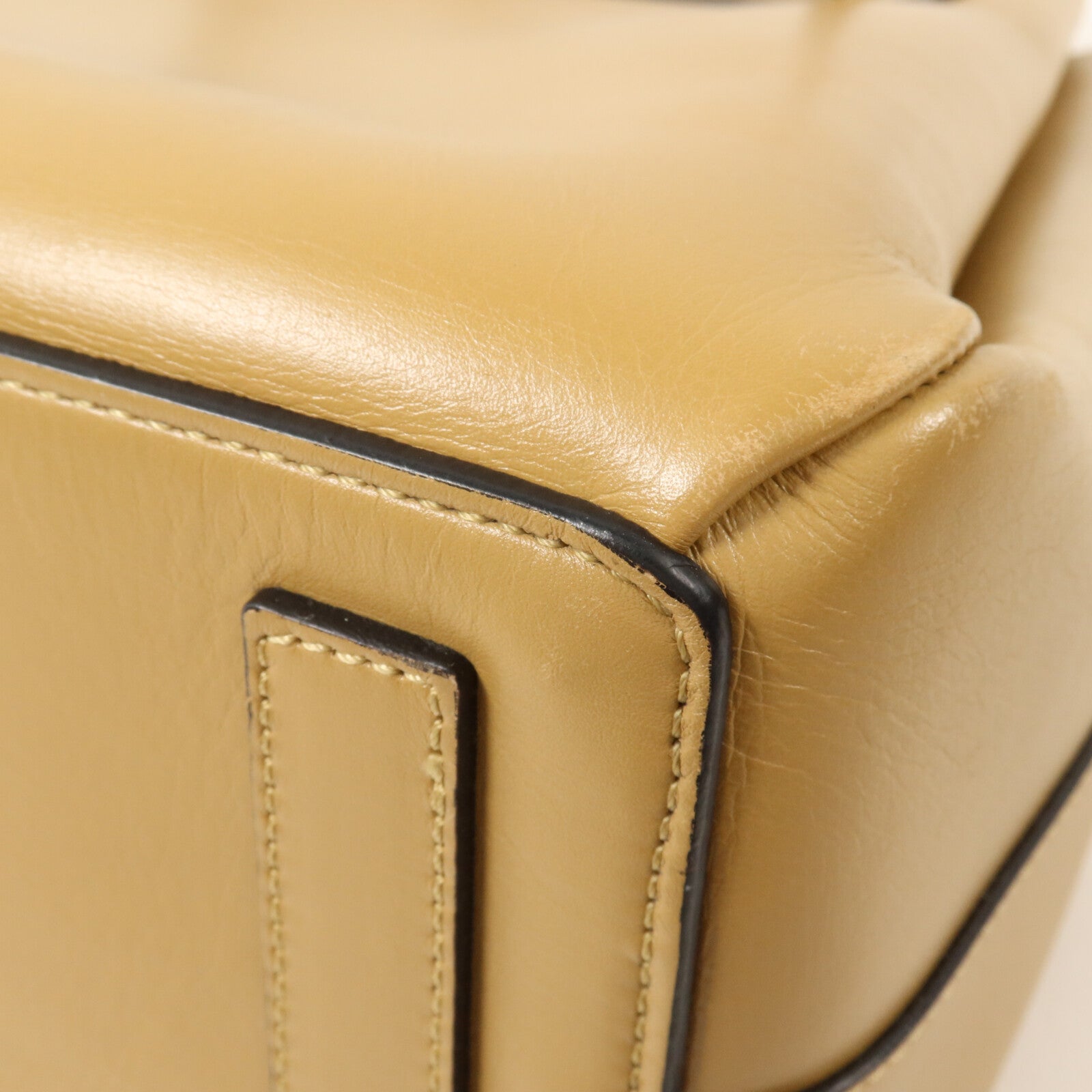 LOEWE 牛皮皮革Lazo Bag肩背袋