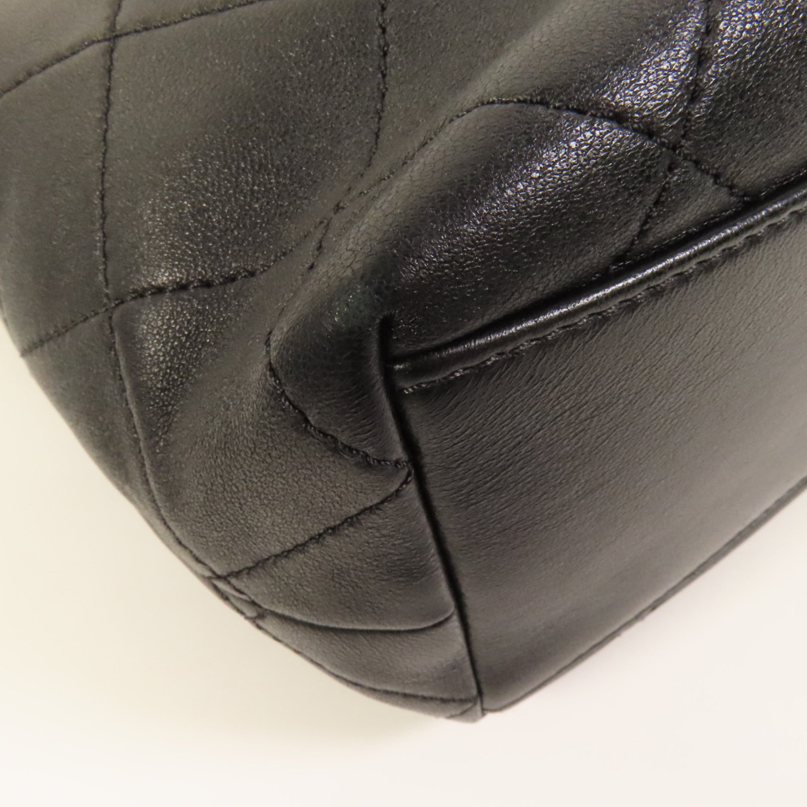 CHANEL 牛皮皮革Chain Shoulder金扣鏈帶肩背袋