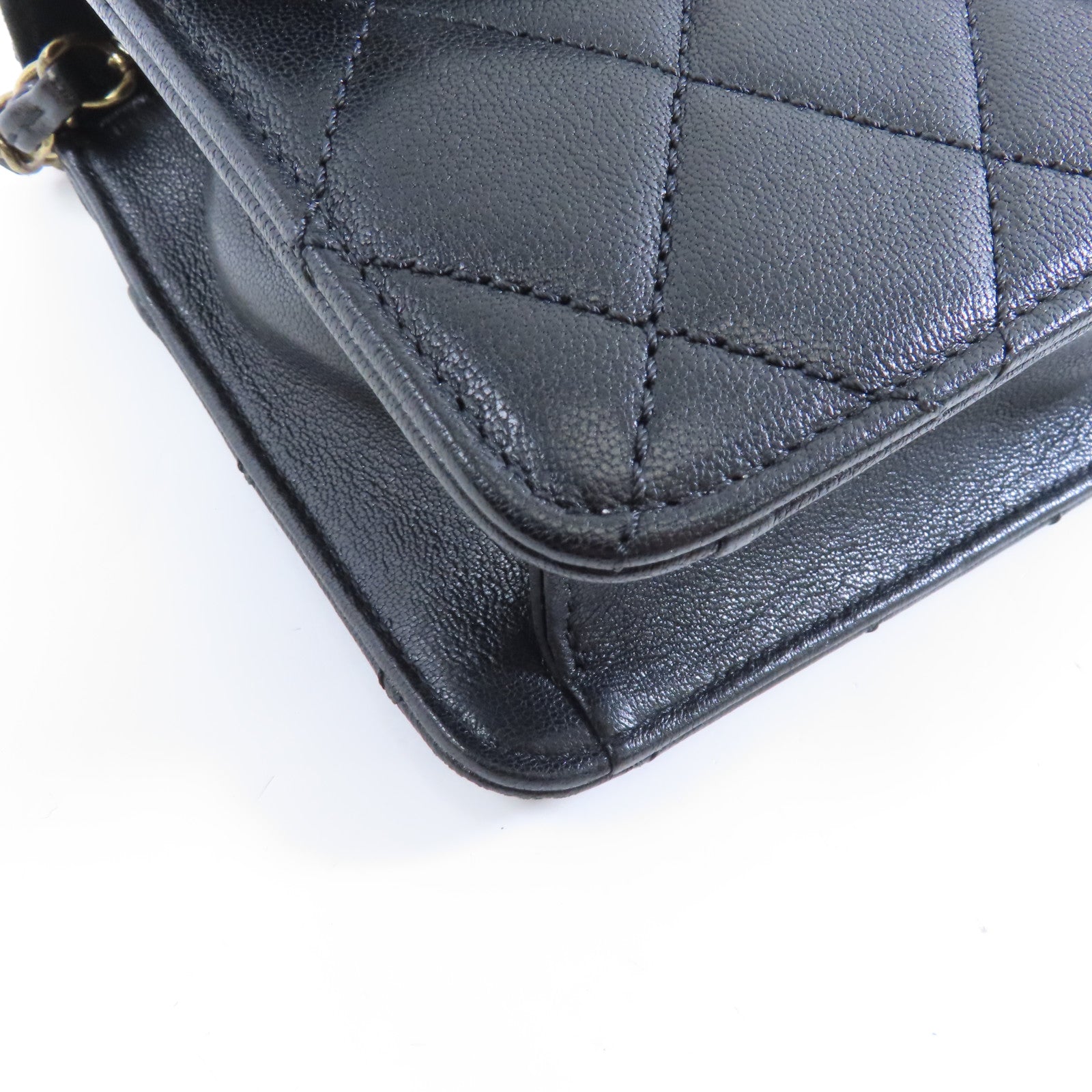 CHANEL 菱格牛皮皮革Chain Shoulder金扣鏈帶肩背袋黑色