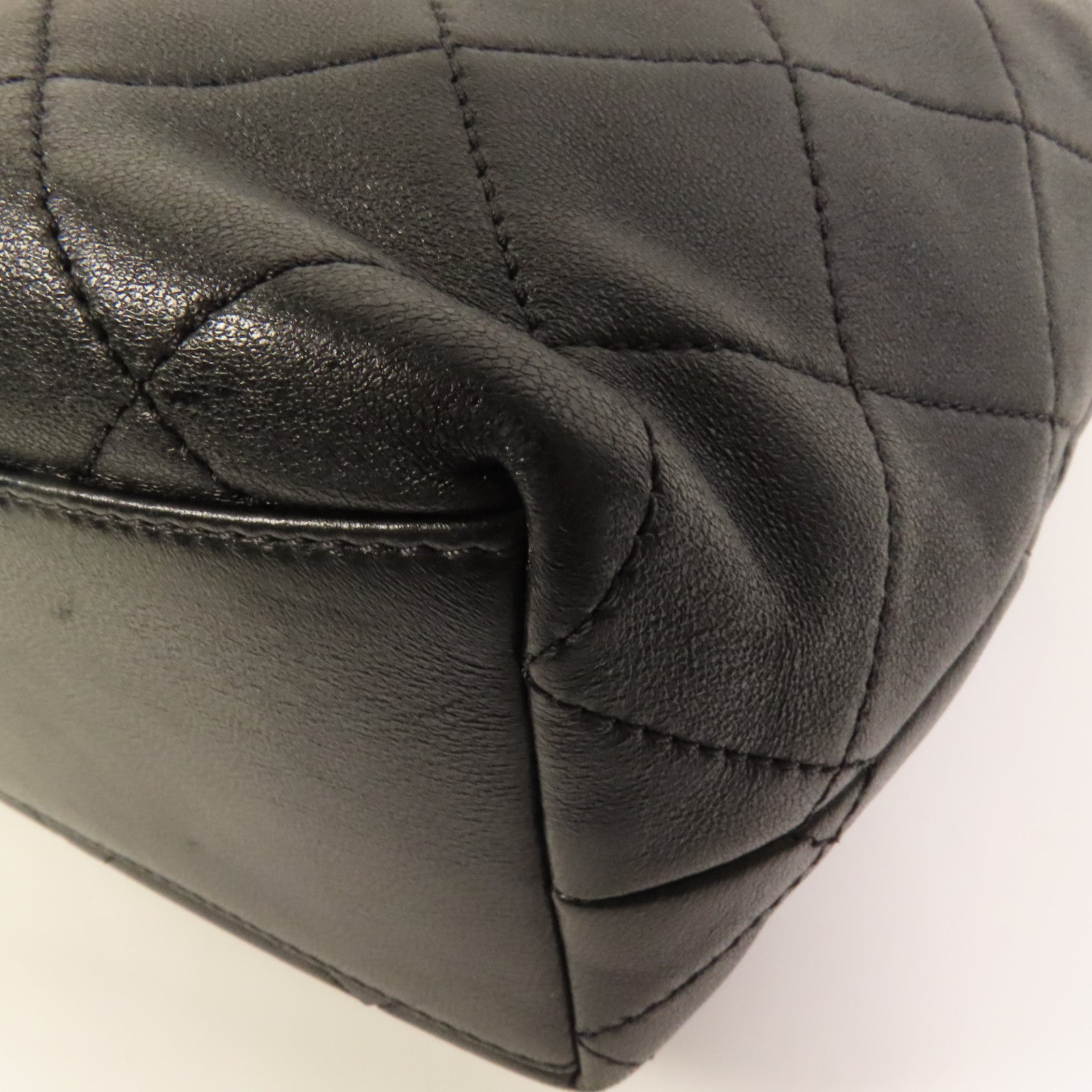 CHANEL 牛皮皮革Chain Shoulder金扣鏈帶肩背袋