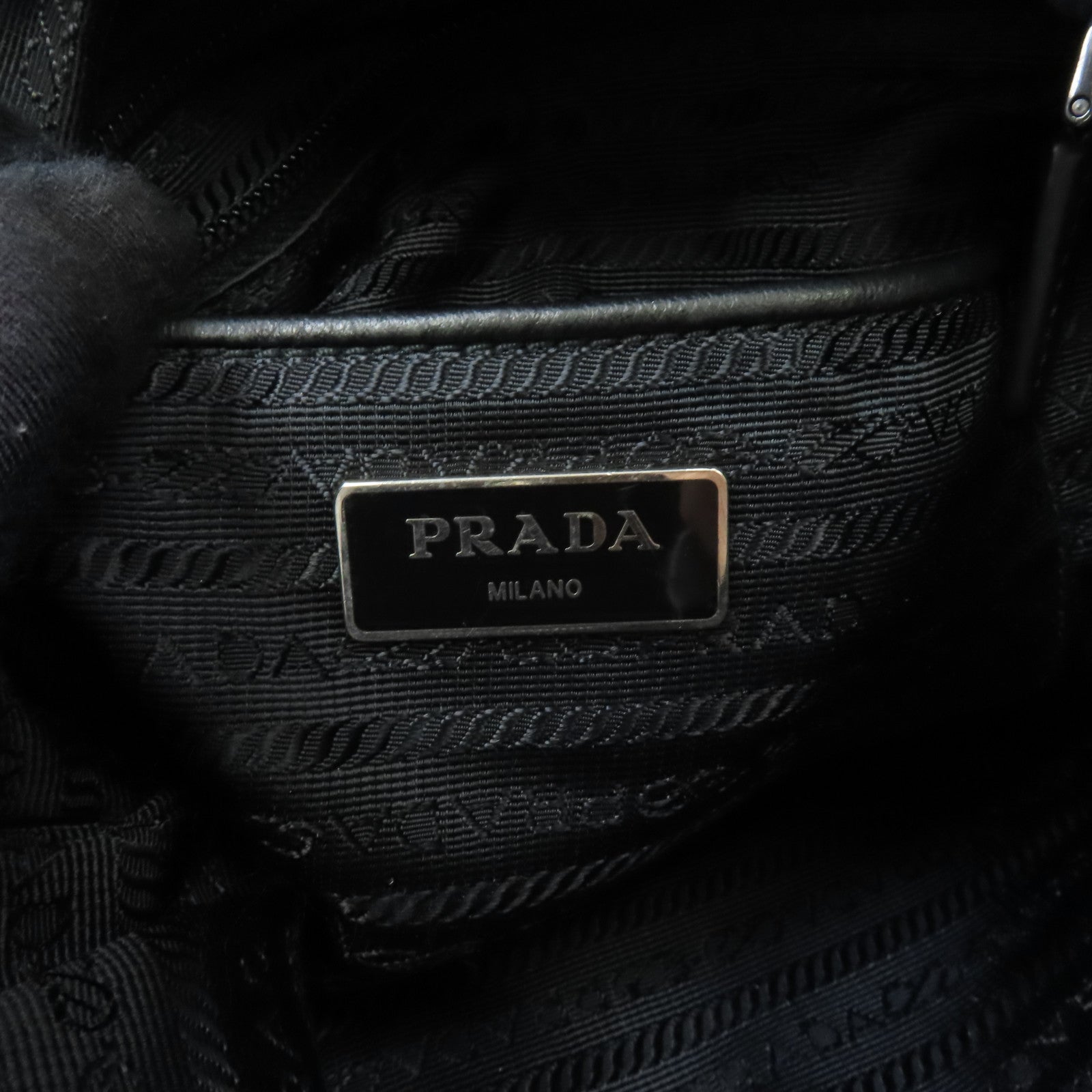 PRADA 尼龍Shoulder Bag銀扣肩背袋黑色