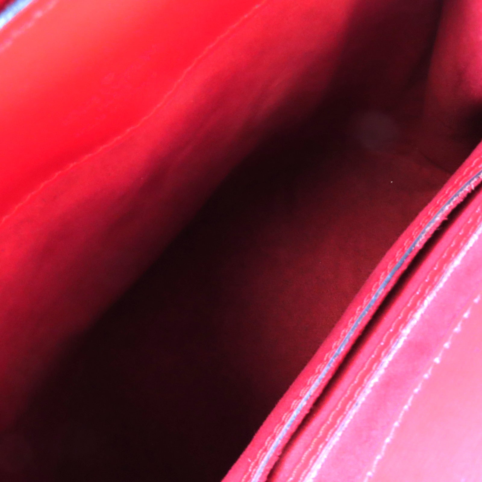 LOUIS VUITTON 【清倉大減價】Epi Cluny Shoulder Bag金扣肩背袋紅色
