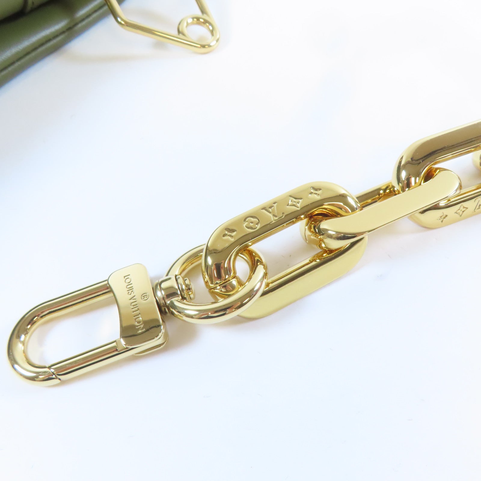 LOUIS VUITTON Monogram Embossed Coussin MM Chain Shoulder Bag金扣鏈帶肩背袋綠色