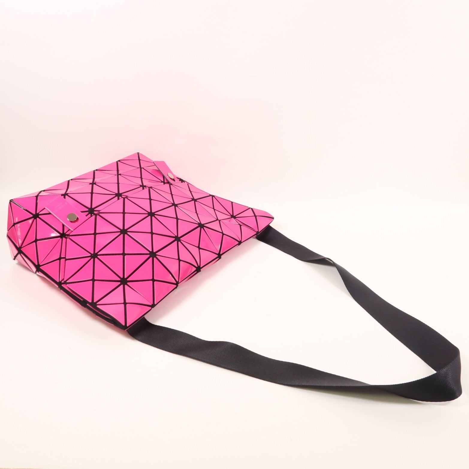 ISSEY MIYAKE PVC Shoulder Bag銀扣肩背袋