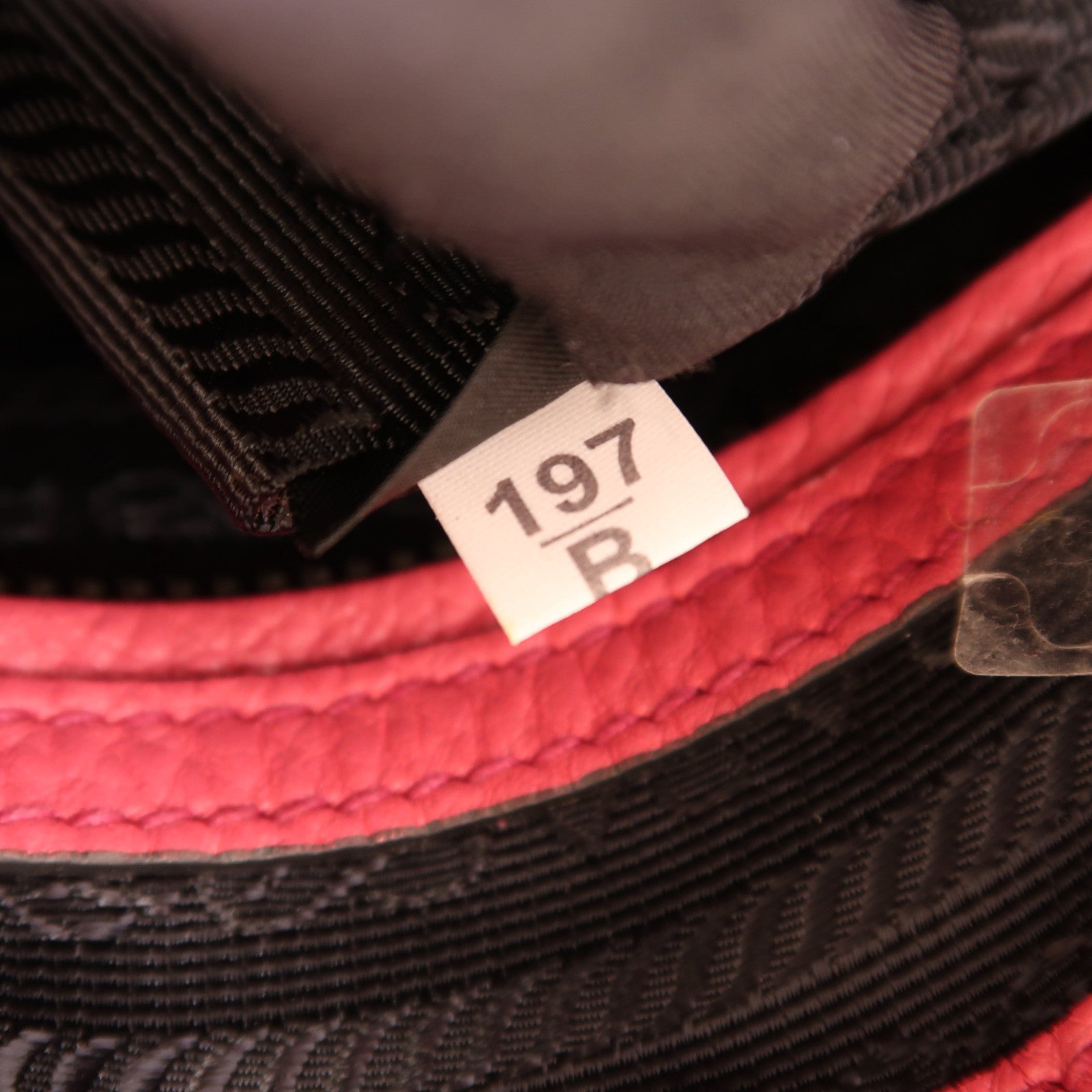 PRADA 牛皮皮革2way Shoulder銀扣手挽肩背兩用袋