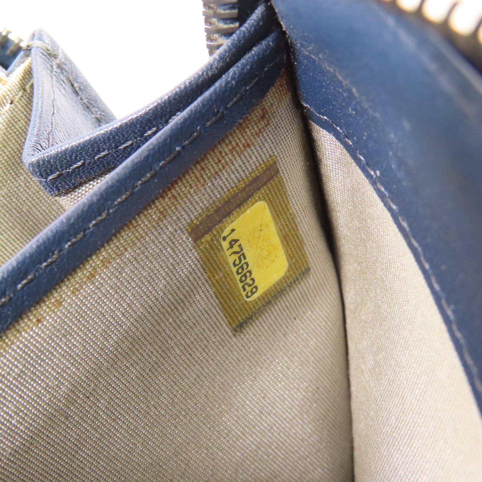 CHANEL 漆皮皮革Long Round Wallet銀扣長錢包