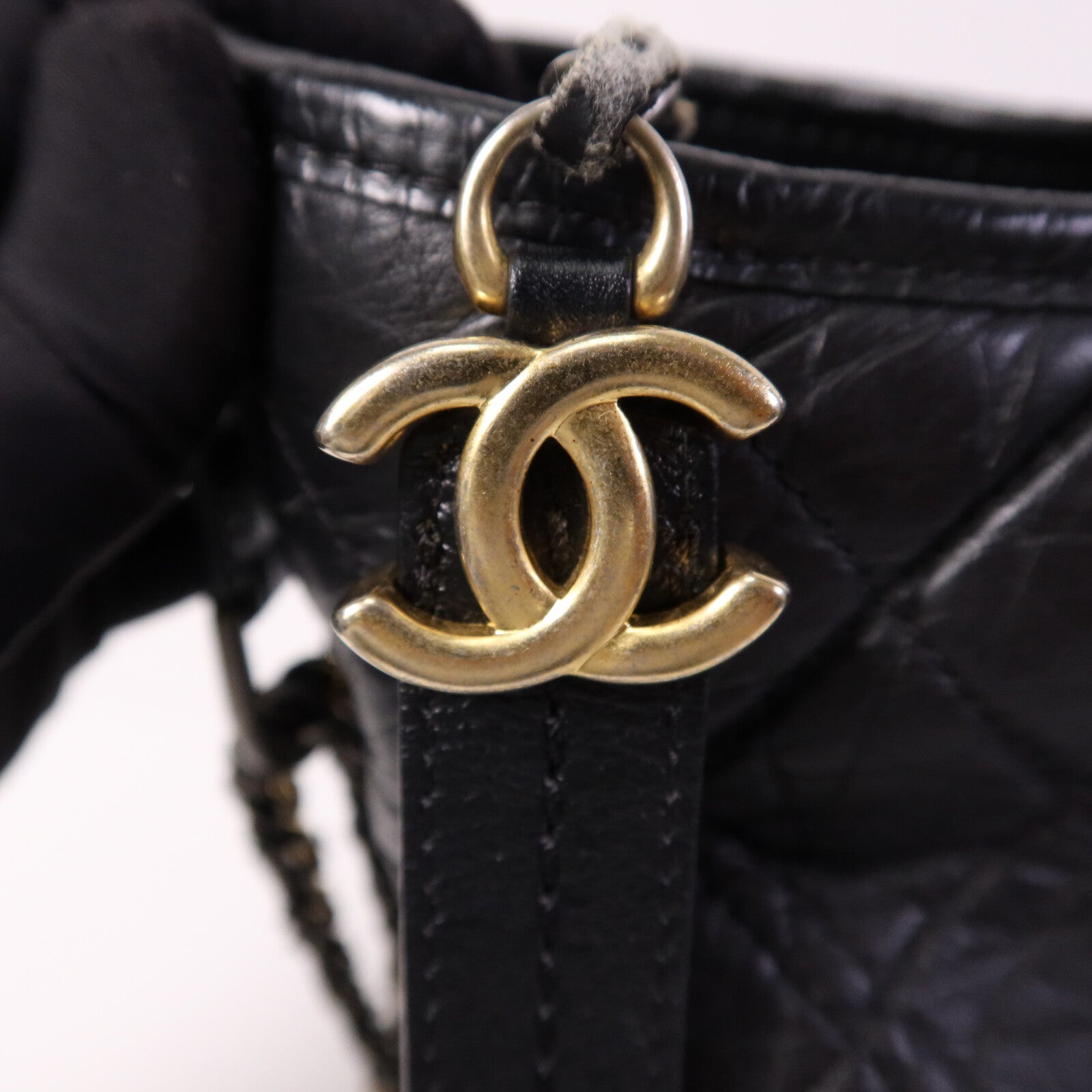 CHANEL 牛皮皮革Gabrielle Medium鏈帶肩背袋