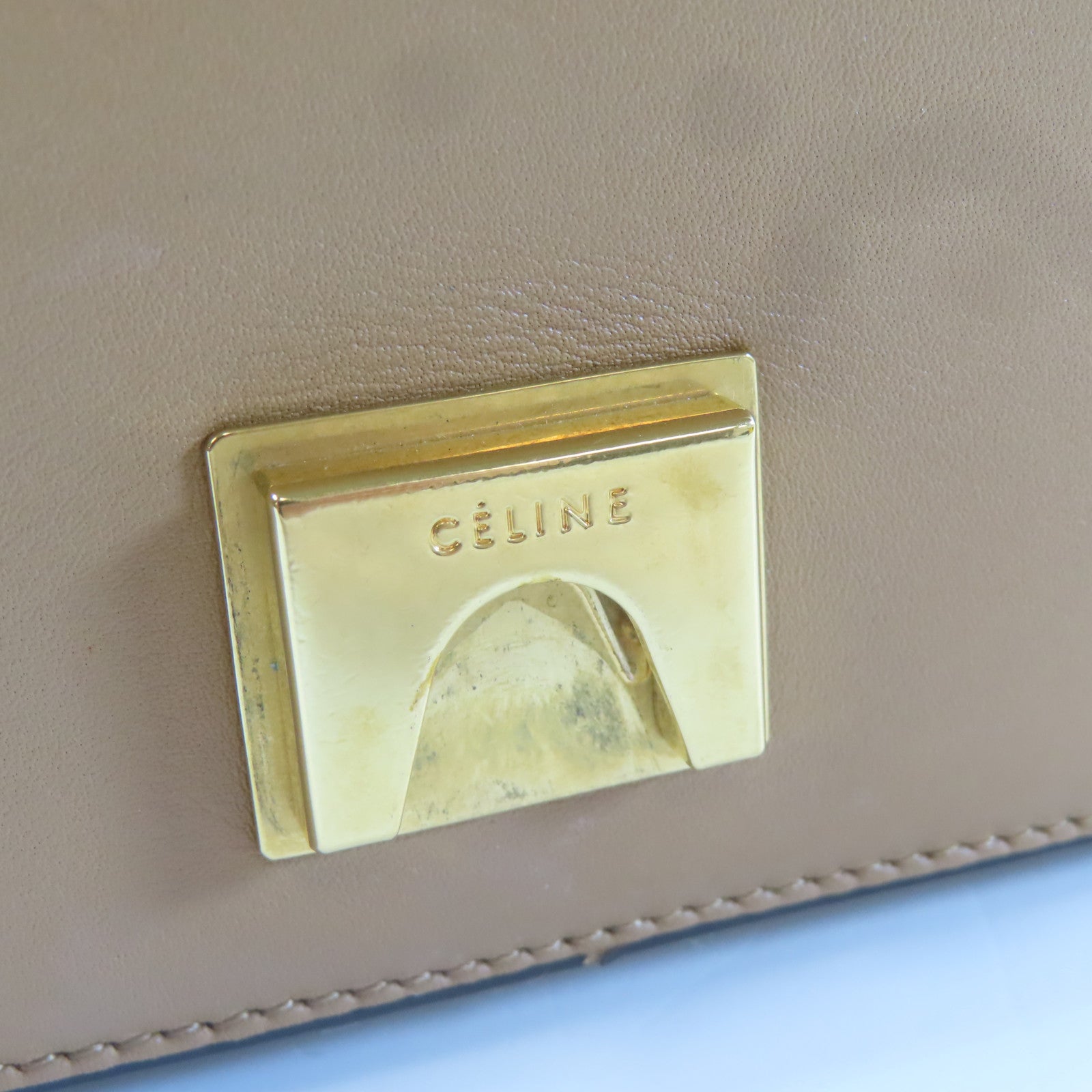 CELINE 牛皮皮革Frame Bag金扣肩背袋啡色/白色