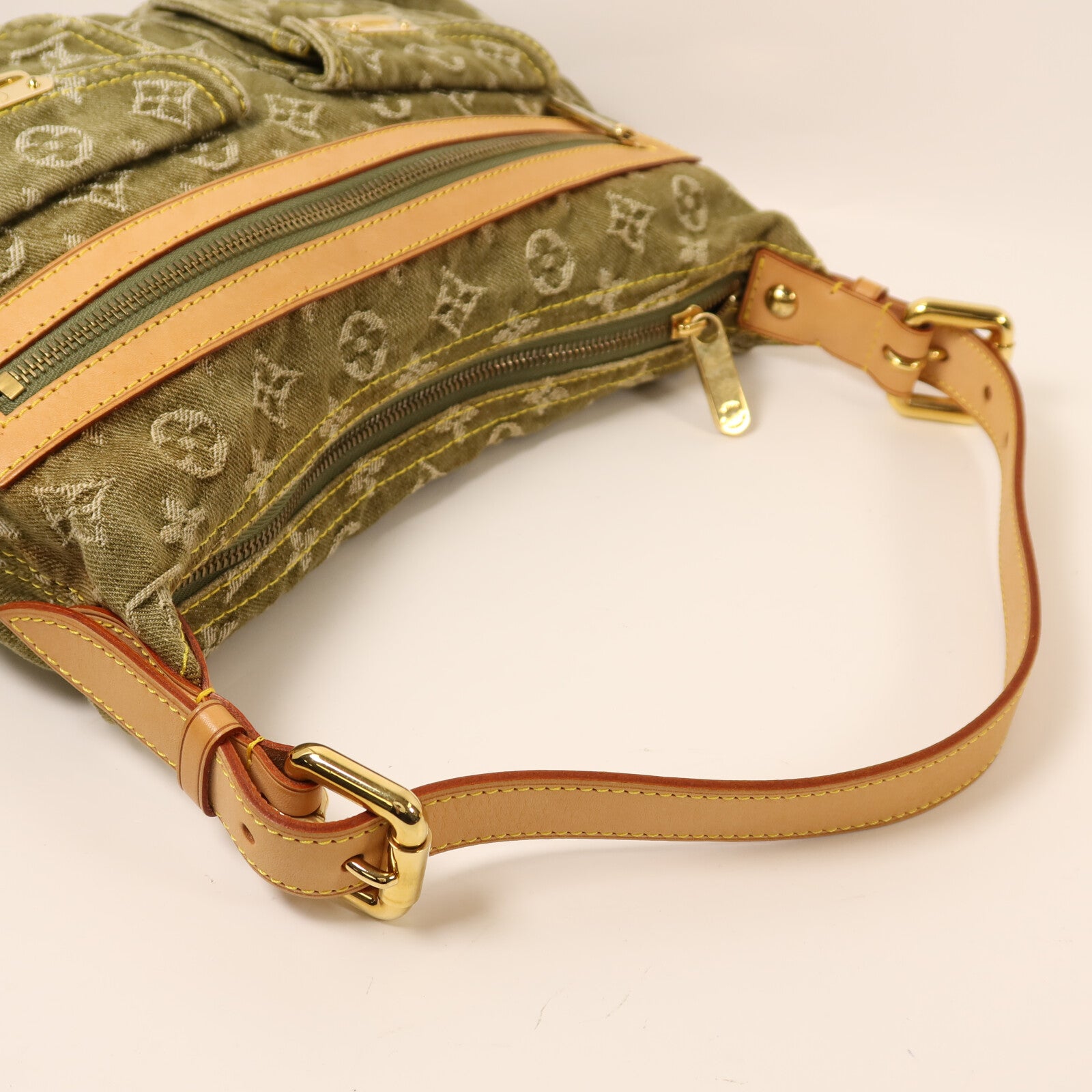 LOUIS VUITTON Monogram Denim Buggy PM金扣肩背袋