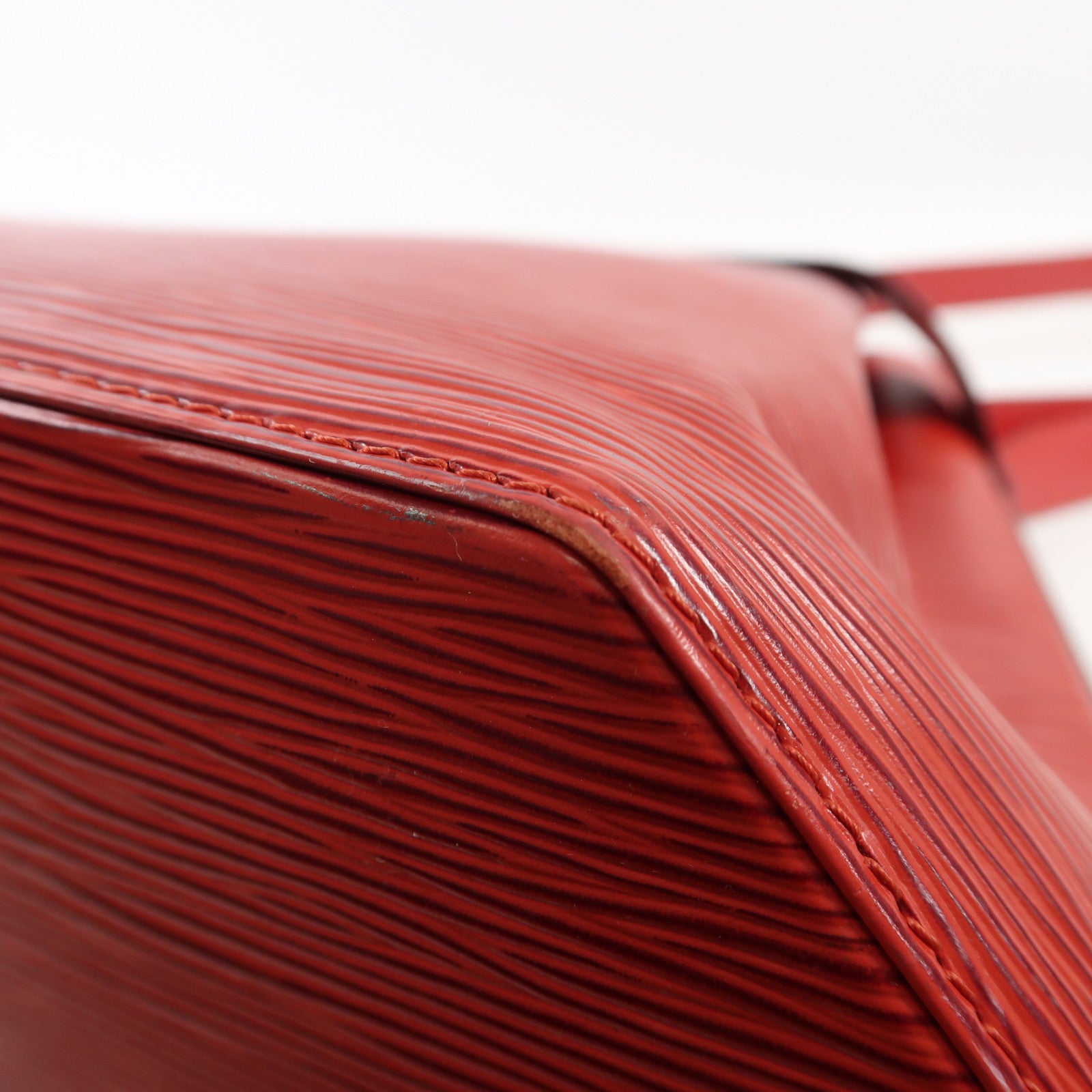 LOUIS VUITTON Epi Sac de Paul金扣肩背袋