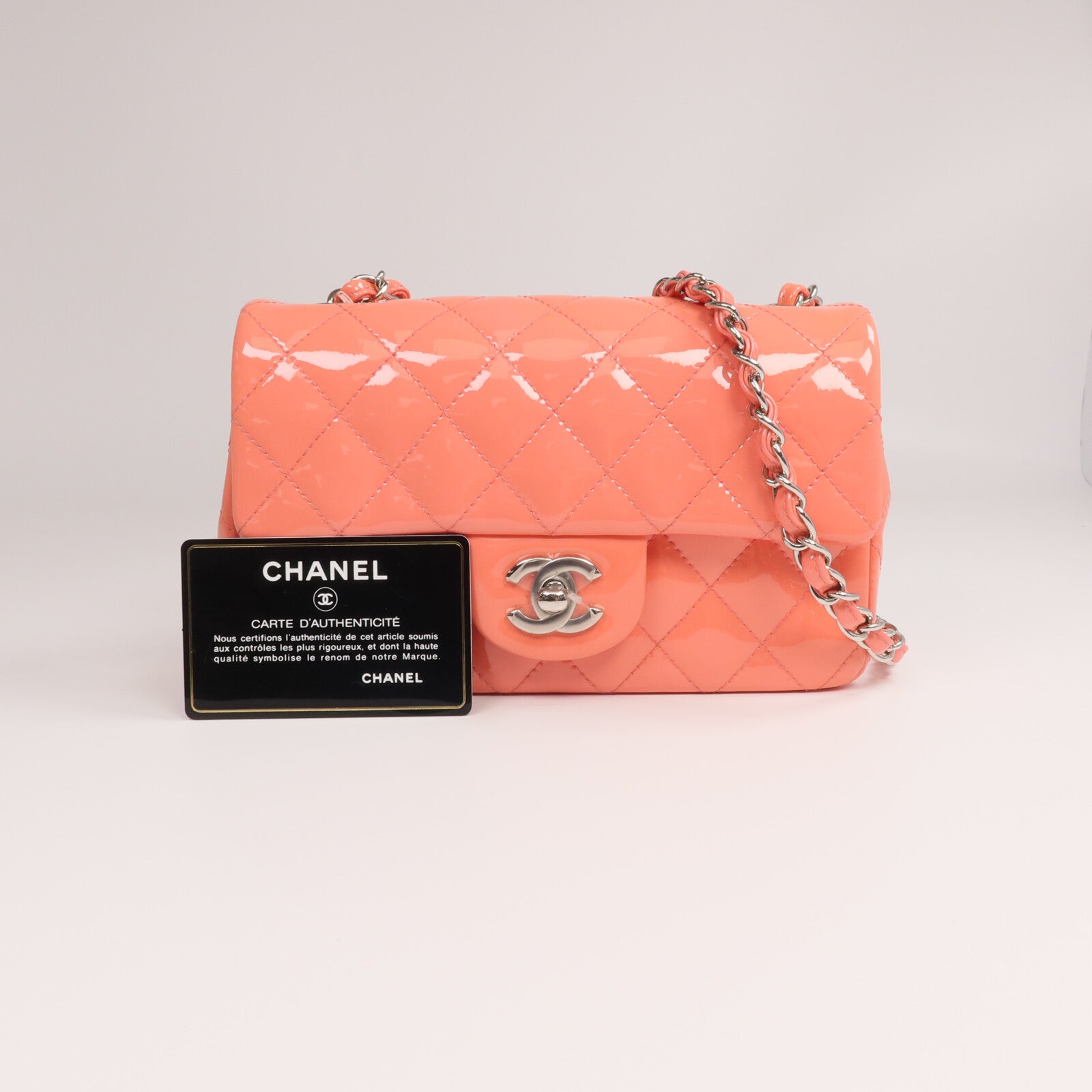 CHANEL 【激減優惠】漆皮皮革Mini Classic 20銀扣鏈帶肩背袋