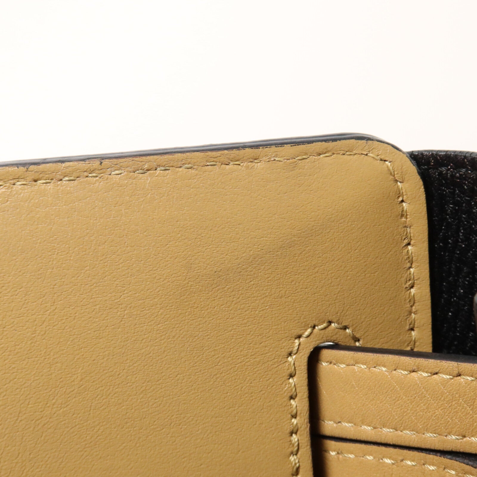 LOEWE 牛皮皮革Lazo Bag肩背袋