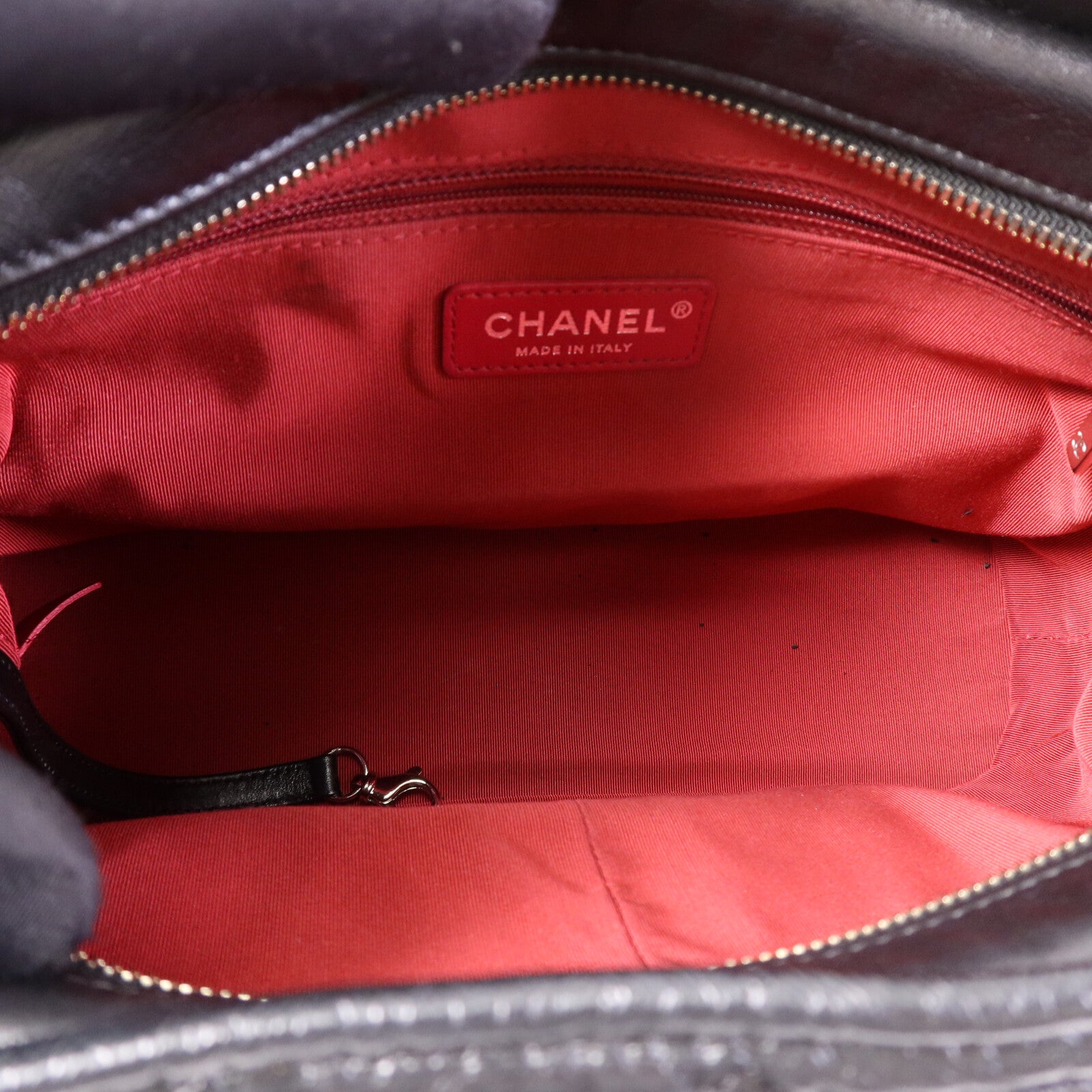 CHANEL 牛皮皮革Gabrielle Medium鏈帶肩背袋