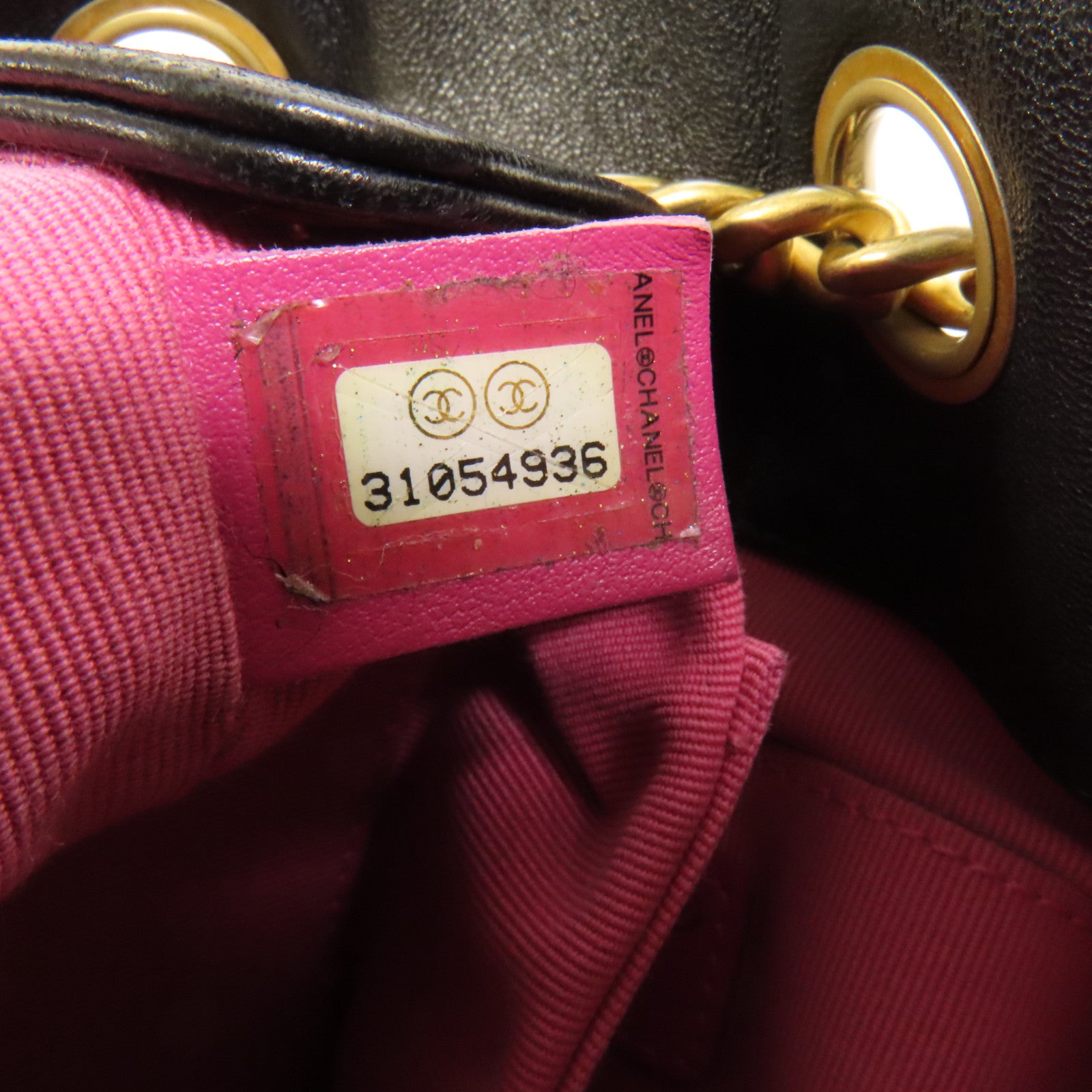 CHANEL 牛皮皮革Chain Shoulder金扣鏈帶肩背袋