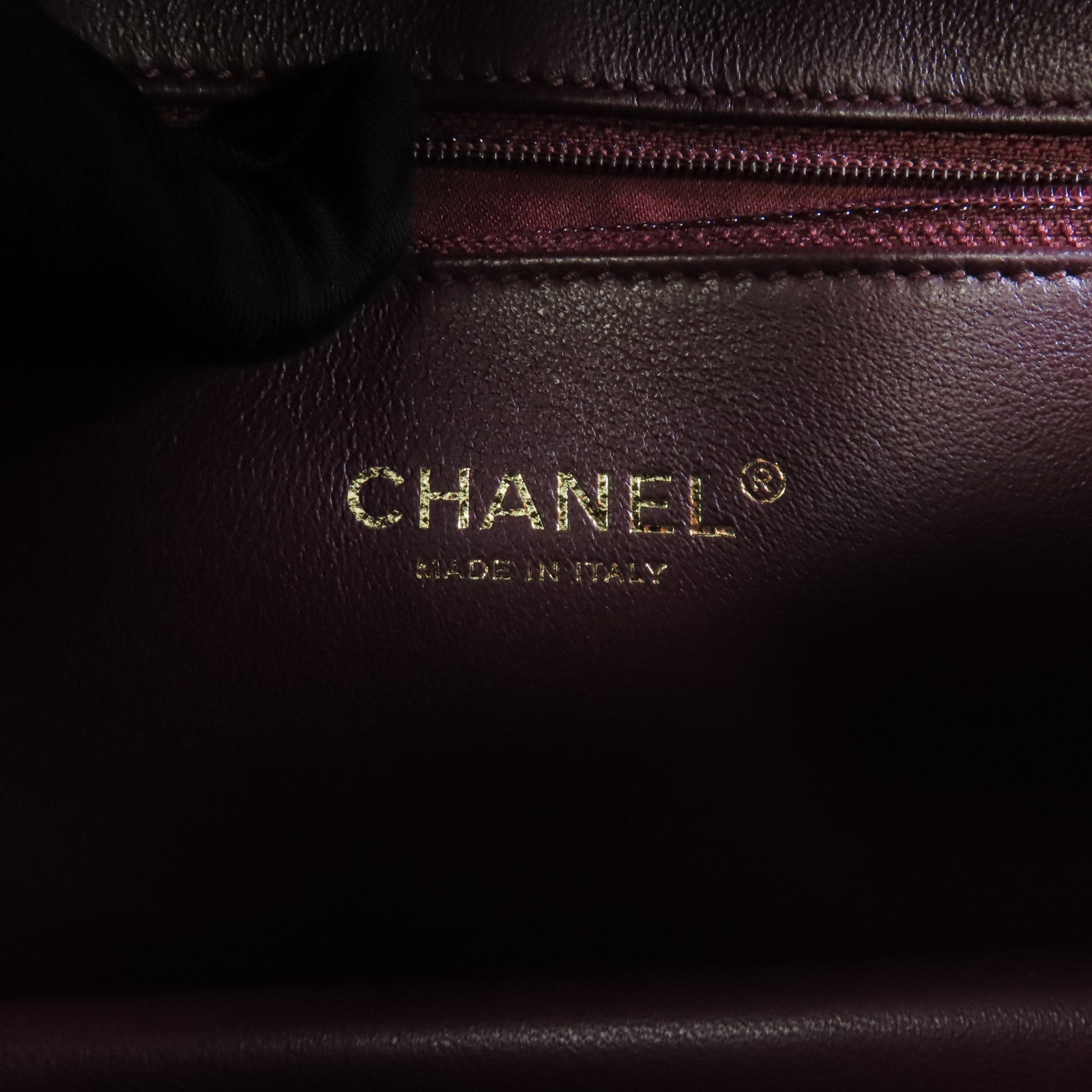 CHANEL 菱格牛皮皮革Chain Shoulder金扣鏈帶肩背袋黑色
